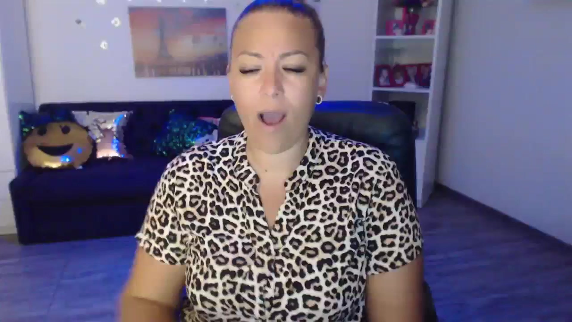 Gallery image thumbnail from A_baby_Boo's myfreecams stream on, 07/24/2023, 10:33 image 3 of 20