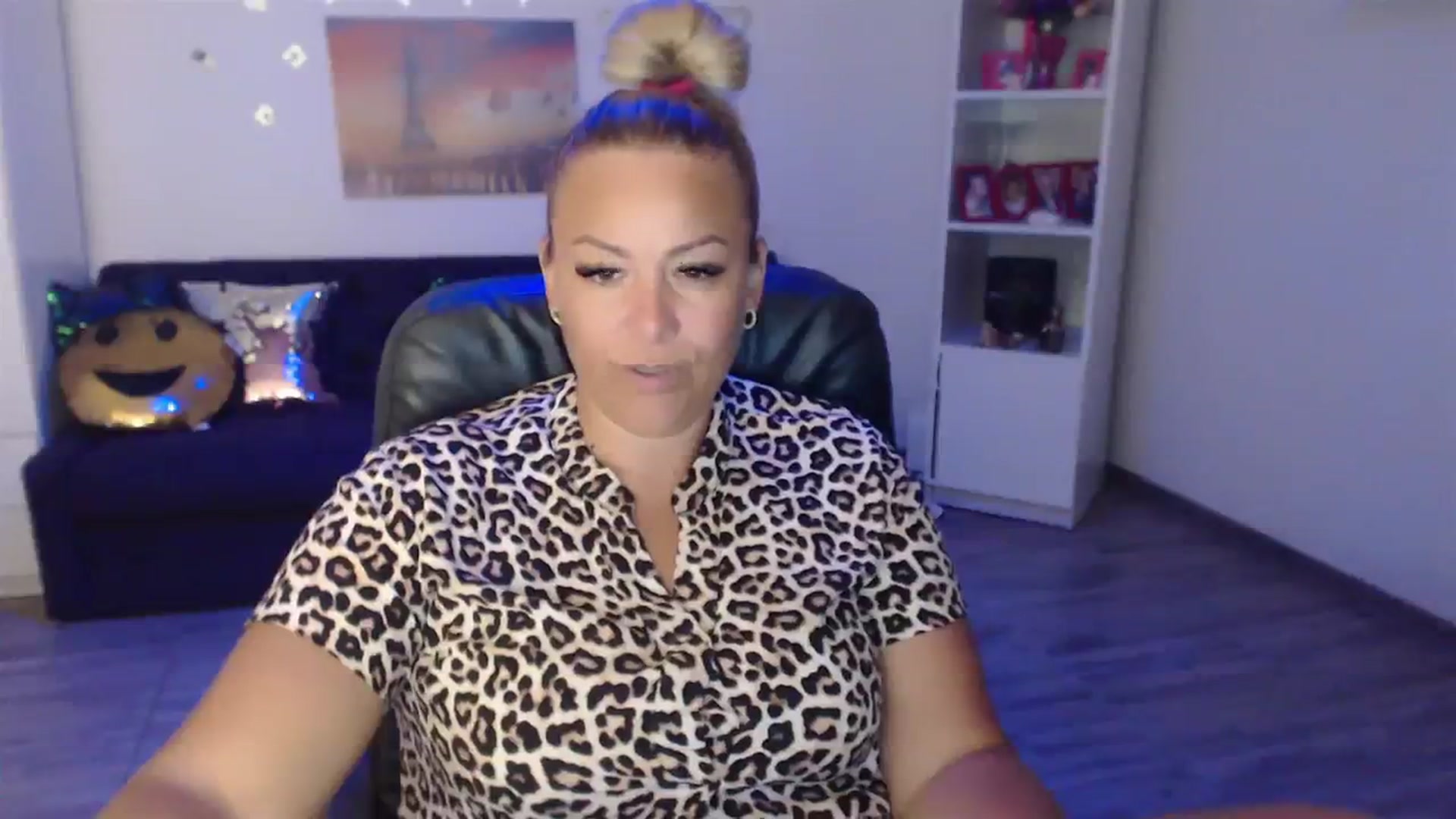 Gallery image thumbnail from A_baby_Boo's myfreecams stream on, 07/24/2023, 10:33 image 11 of 20