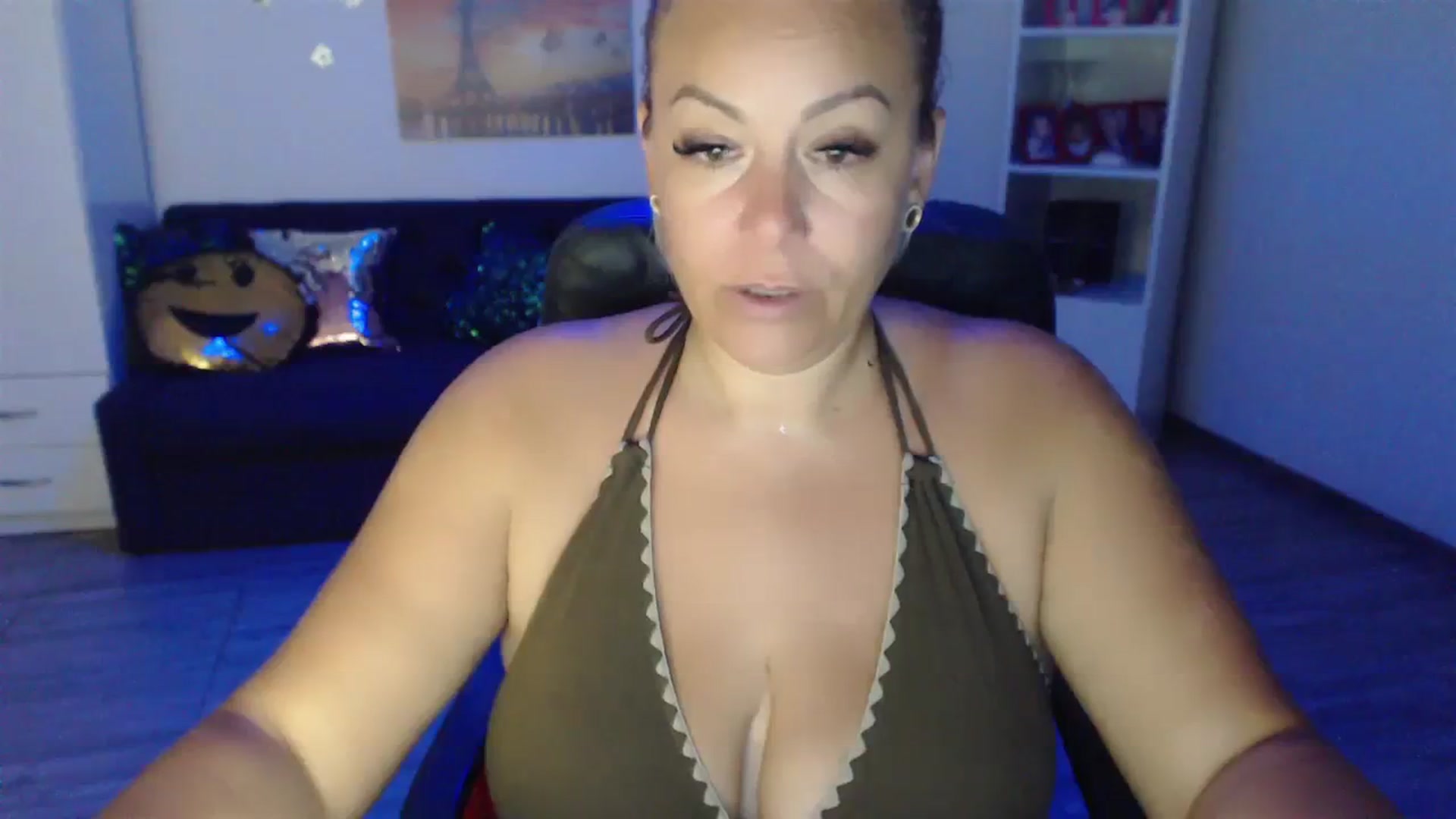 Gallery image thumbnail from A_baby_Boo's myfreecams stream on, 07/28/2023, 22:25 image 3 of 20