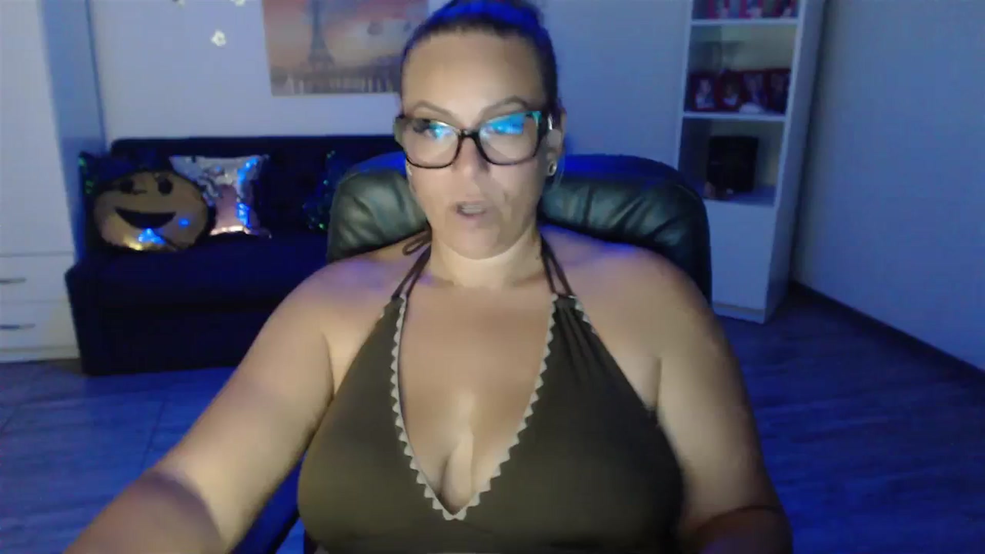 Gallery image thumbnail from A_baby_Boo's myfreecams stream on, 07/28/2023, 22:25 image 15 of 20