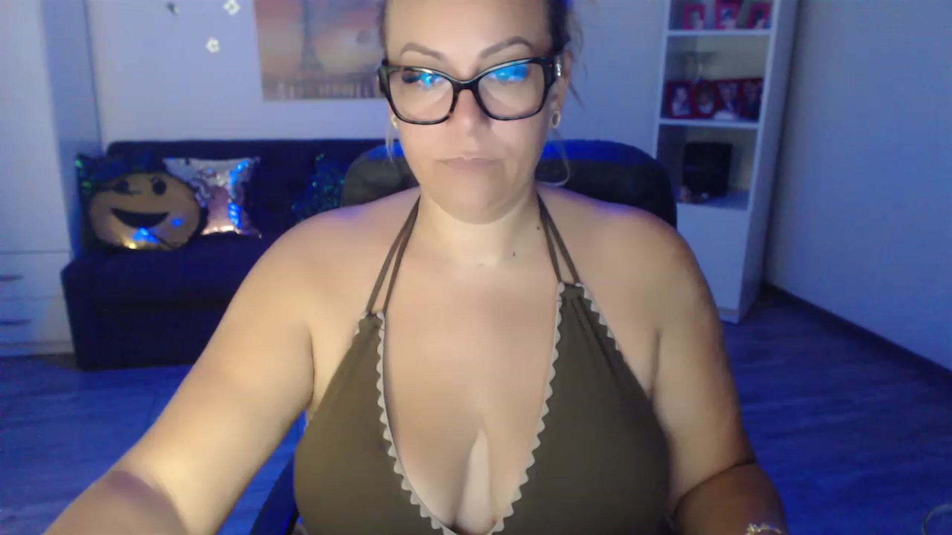 Gallery image thumbnail from A_baby_Boo's myfreecams stream on, 07/30/2023, 10:09 image 19 of 20