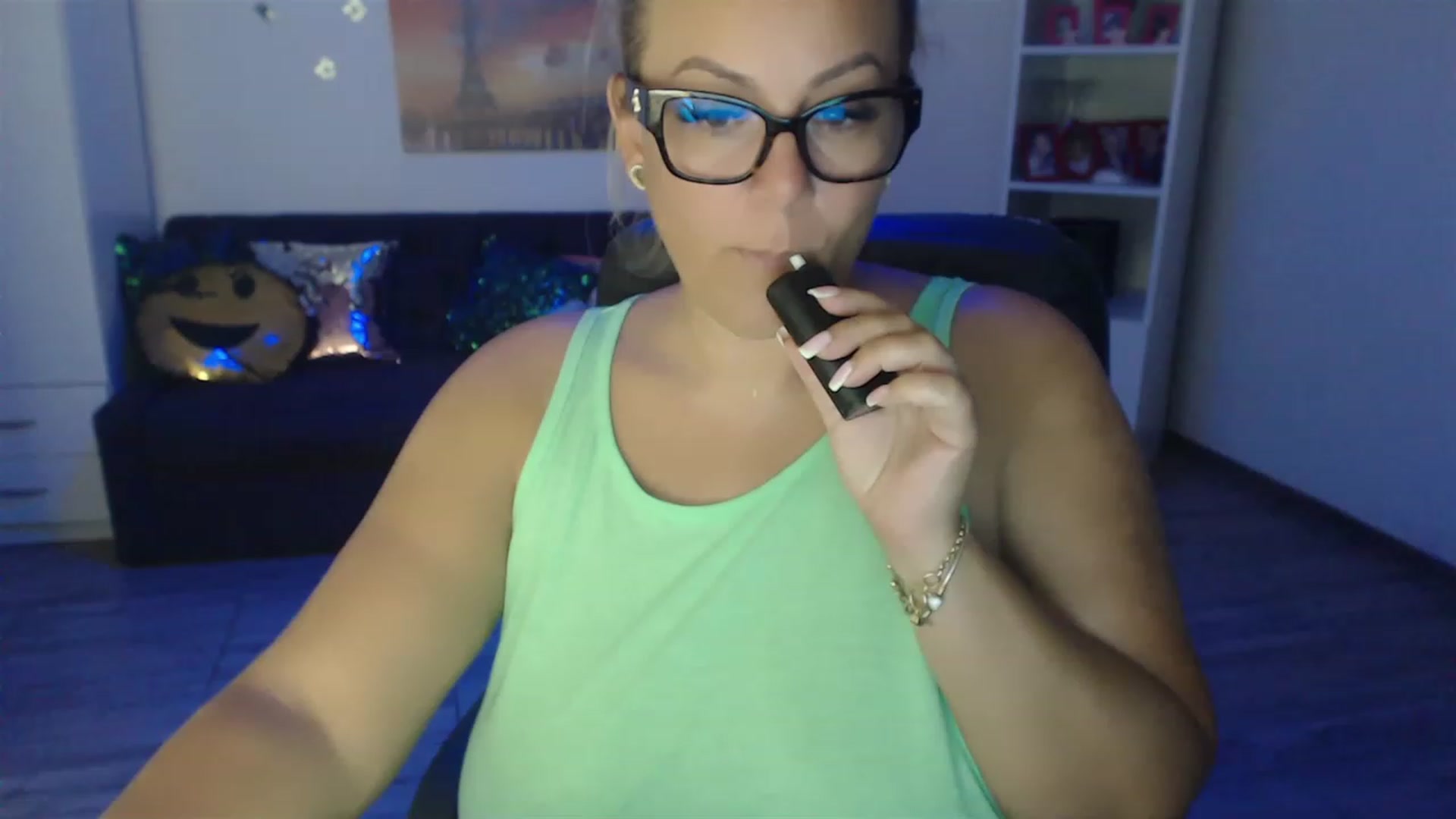 Gallery image thumbnail from A_baby_Boo's myfreecams stream on, 07/30/2023, 10:09 image 1 of 20