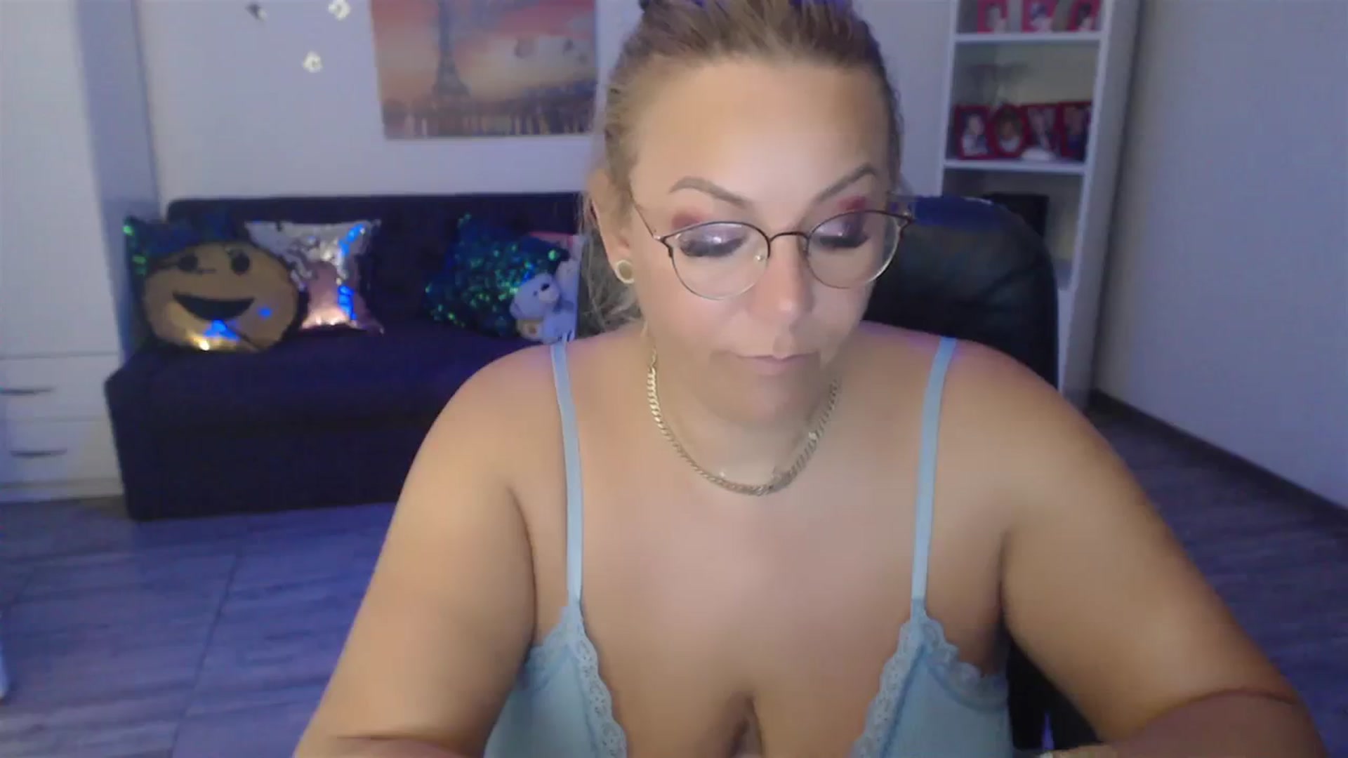 Gallery image thumbnail from A_baby_Boo's myfreecams stream on, 07/31/2023, 09:56 image 6 of 20