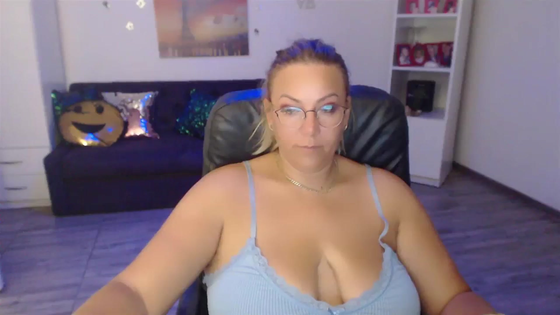 Gallery image thumbnail from A_baby_Boo's myfreecams stream on, 07/31/2023, 09:56 image 19 of 20