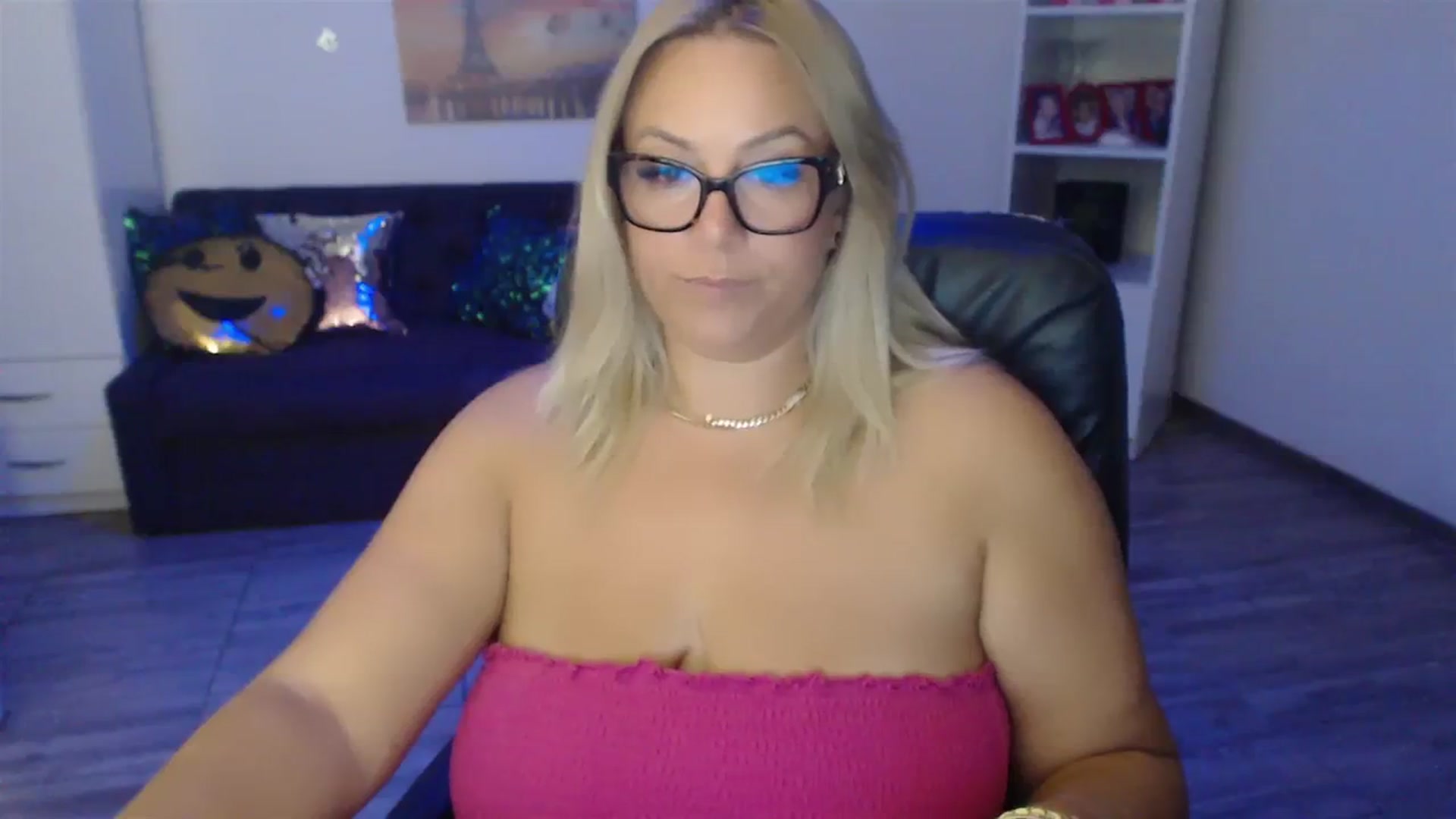 Gallery image thumbnail from A_baby_Boo's myfreecams stream on, 07/31/2023, 22:48 image 2 of 20