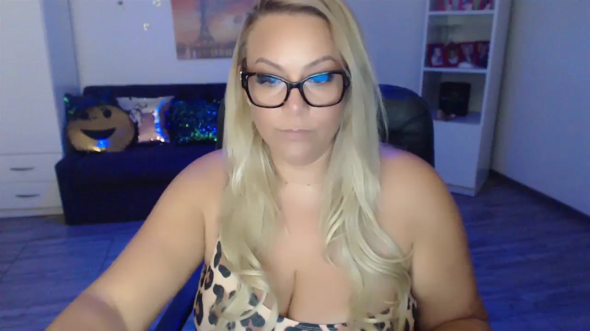 Gallery image thumbnail from A_baby_Boo's myfreecams stream on, 08/03/2023, 13:25 image 16 of 20