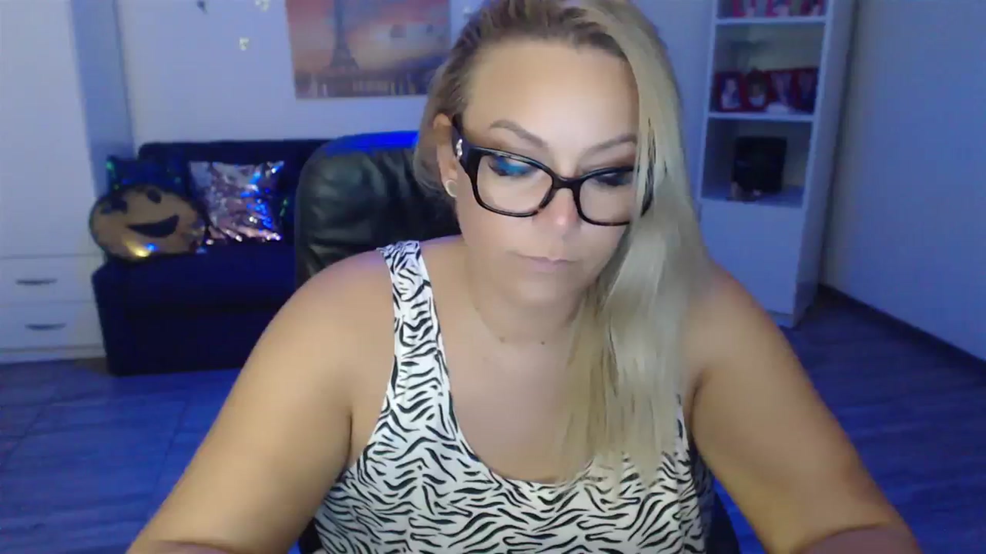 Gallery image thumbnail from A_baby_Boo's myfreecams stream on, 08/03/2023, 15:55 image 9 of 20