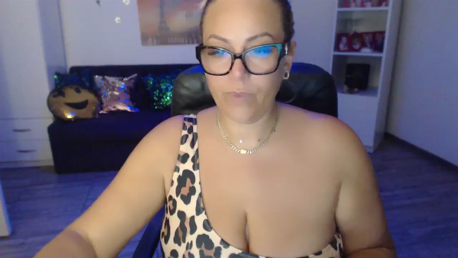 Gallery image thumbnail from A_baby_Boo's myfreecams stream on, 08/04/2023, 22:22 image 10 of 20