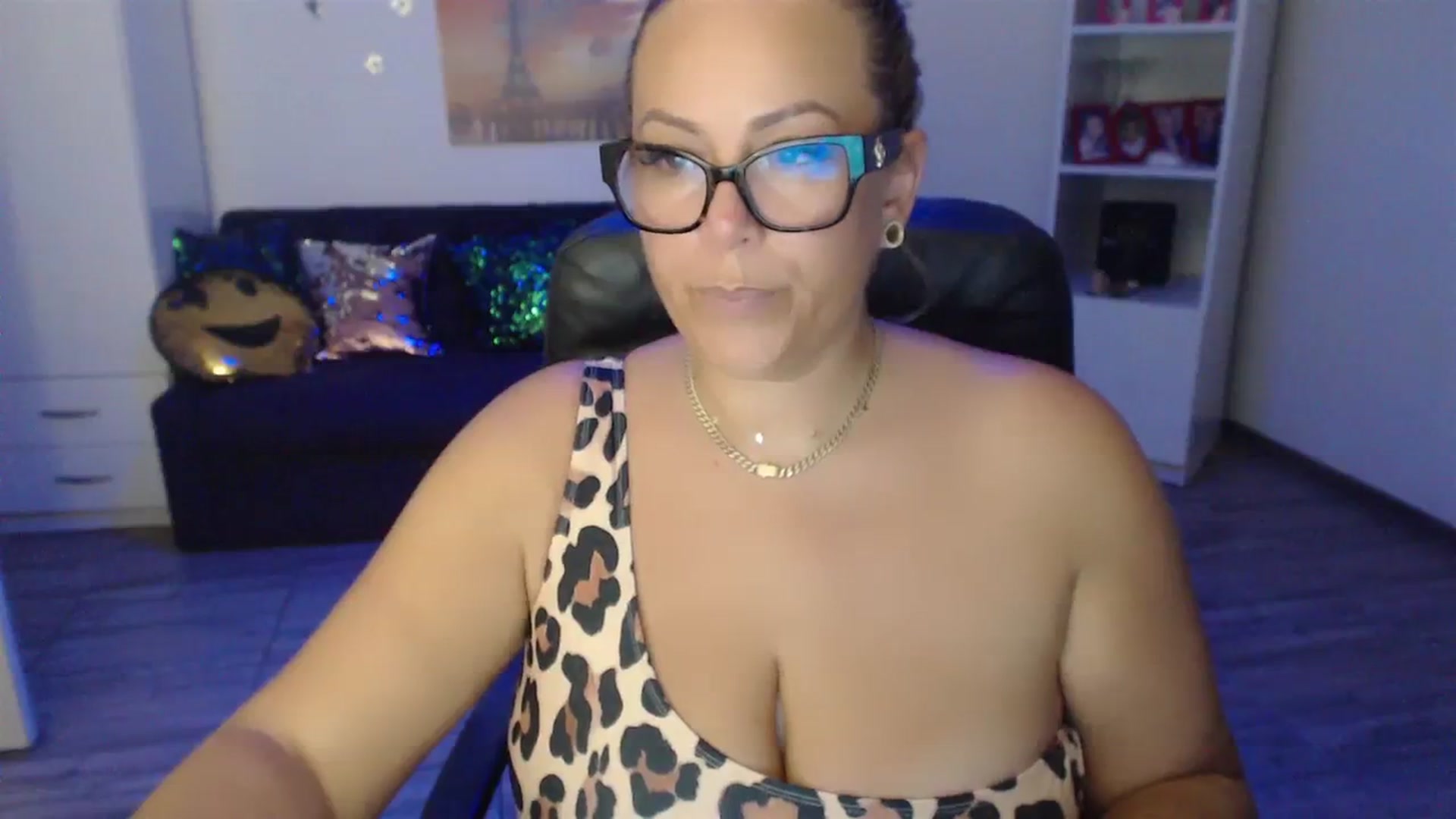 Gallery image thumbnail from A_baby_Boo's myfreecams stream on, 08/04/2023, 22:22 image 11 of 20