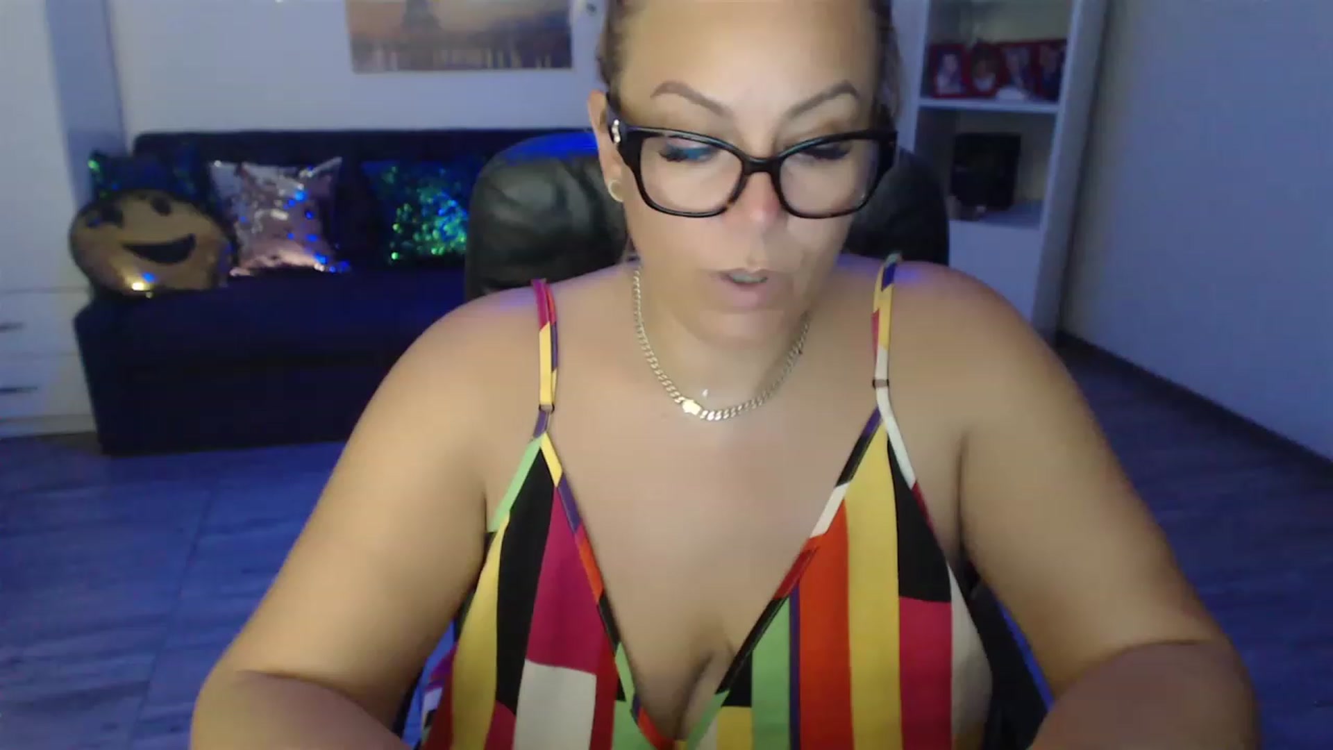 Gallery image thumbnail from A_baby_Boo's myfreecams stream on, 08/05/2023, 24:21 image 19 of 20