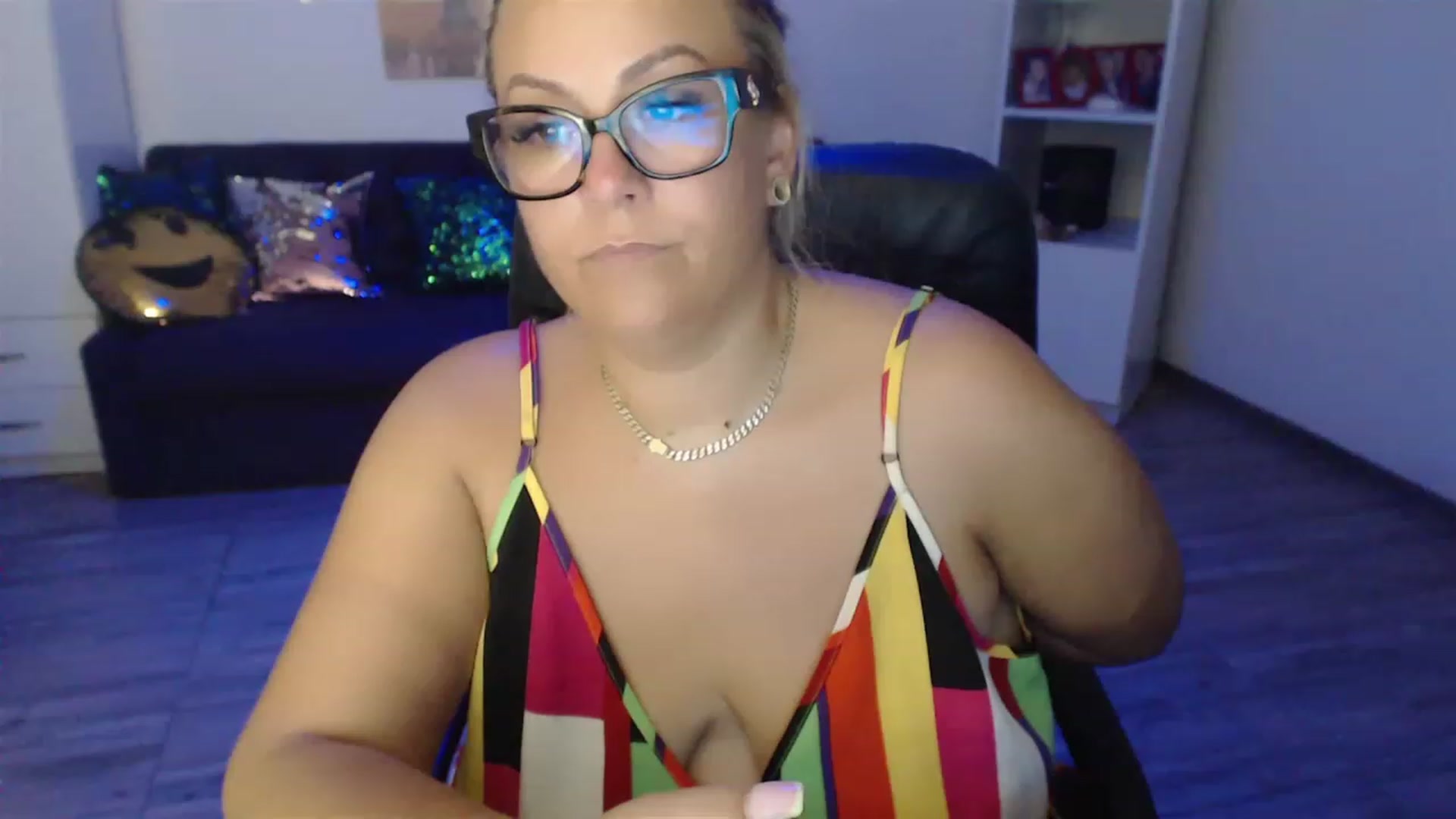Gallery image thumbnail from A_baby_Boo's myfreecams stream on, 08/05/2023, 24:21 image 18 of 20