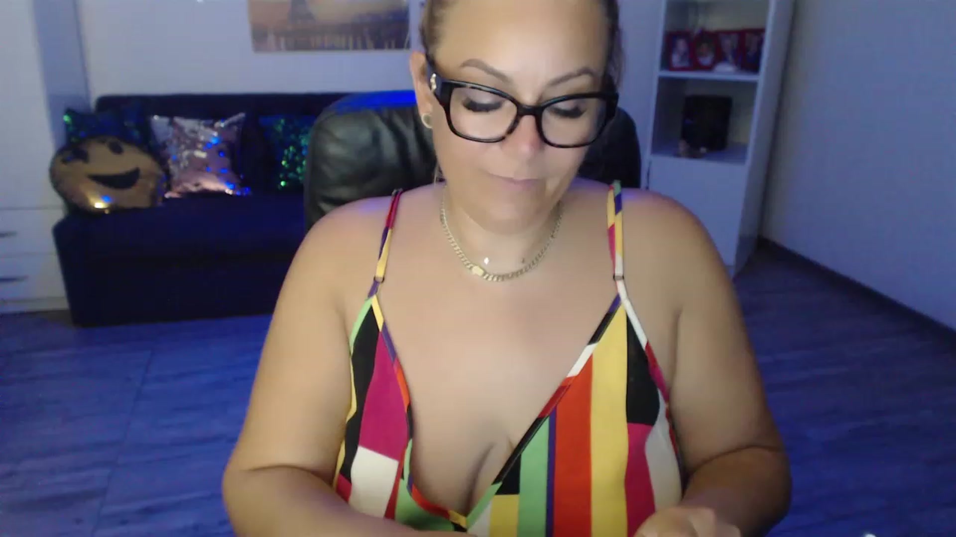 Gallery image thumbnail from A_baby_Boo's myfreecams stream on, 08/05/2023, 24:21 image 12 of 20