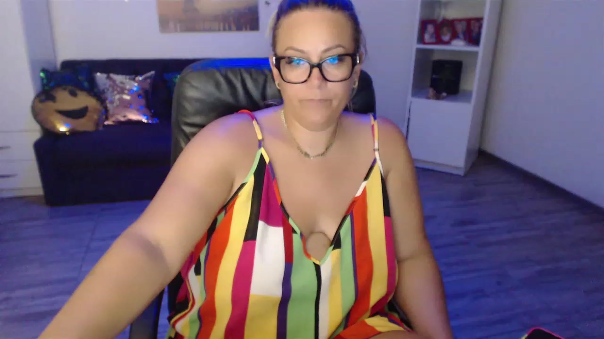 Gallery image thumbnail from A_baby_Boo's myfreecams stream on, 08/05/2023, 24:21 image 1 of 20
