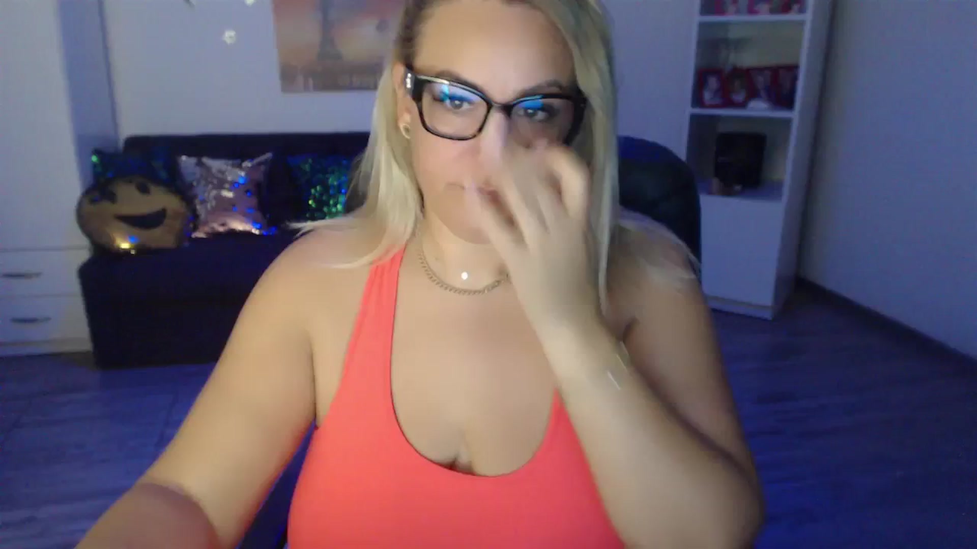Gallery image thumbnail from A_baby_Boo's myfreecams stream on, 08/06/2023, 14:51 image 1 of 20