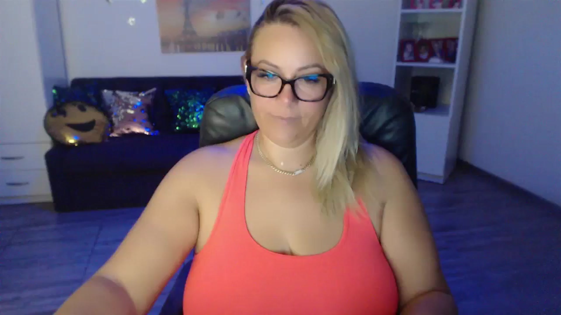 Gallery image thumbnail from A_baby_Boo's myfreecams stream on, 08/06/2023, 14:51 image 3 of 20