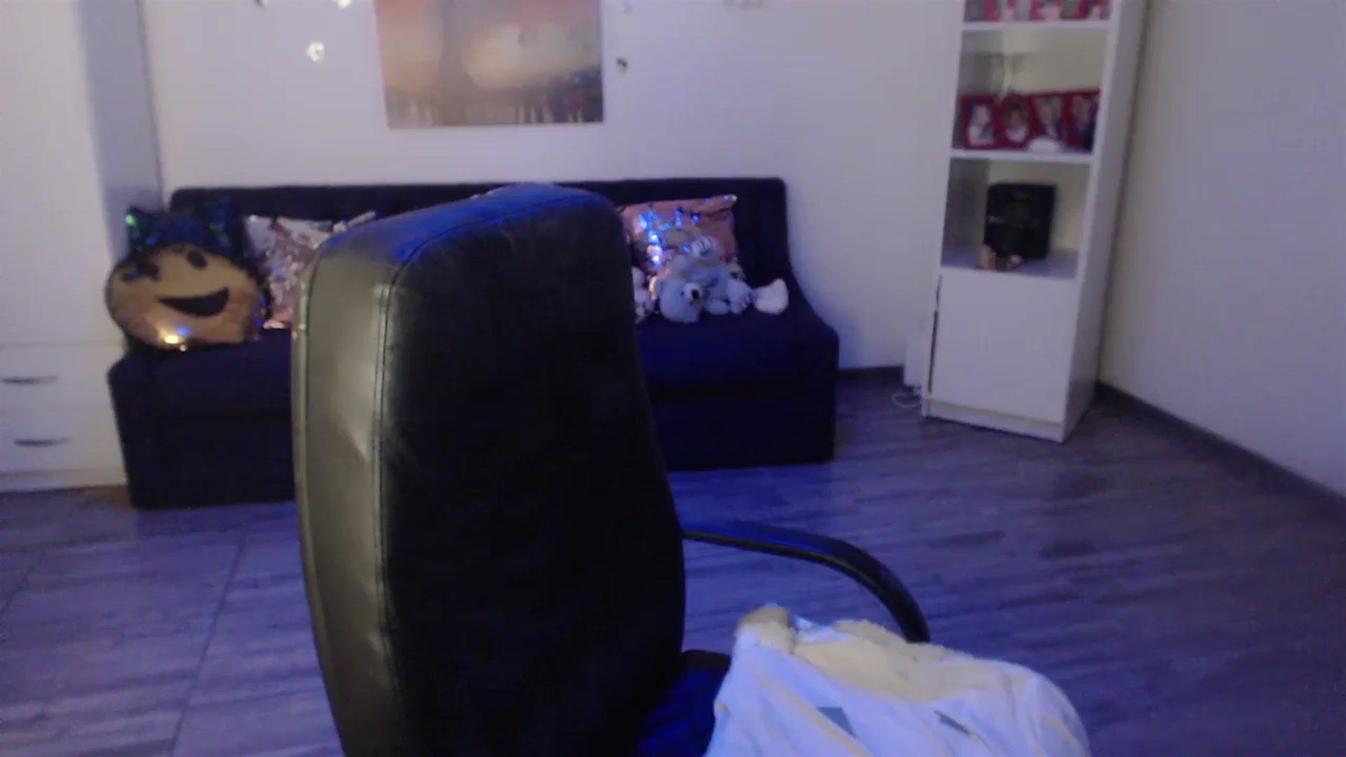 Gallery image thumbnail from A_baby_Boo's myfreecams stream on, 08/06/2023, 14:51 image 4 of 20