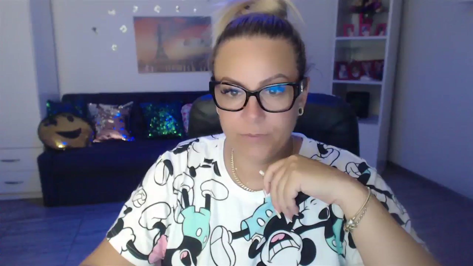 Gallery image thumbnail from A_baby_Boo's myfreecams stream on, 08/07/2023, 14:55 image 11 of 20