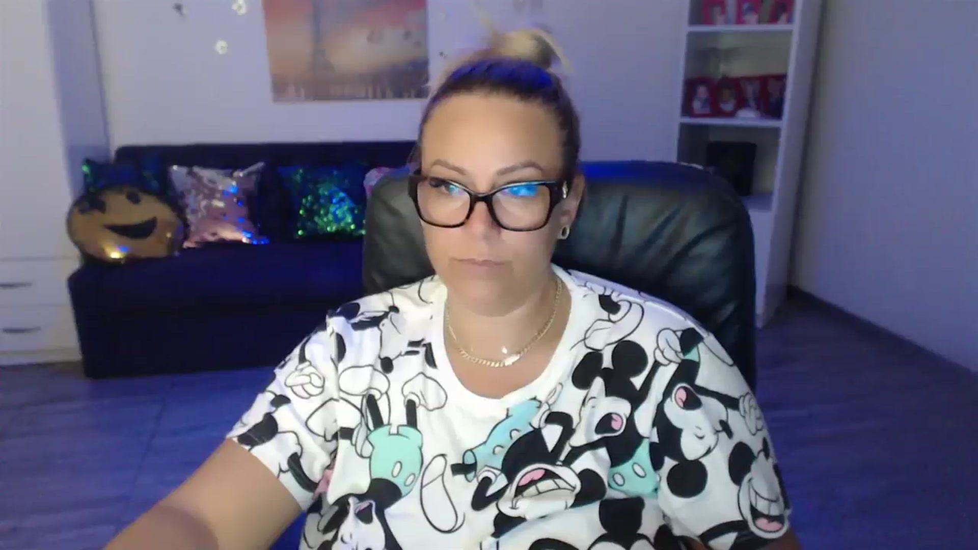 Gallery image thumbnail from A_baby_Boo's myfreecams stream on, 08/07/2023, 20:59 image 10 of 20