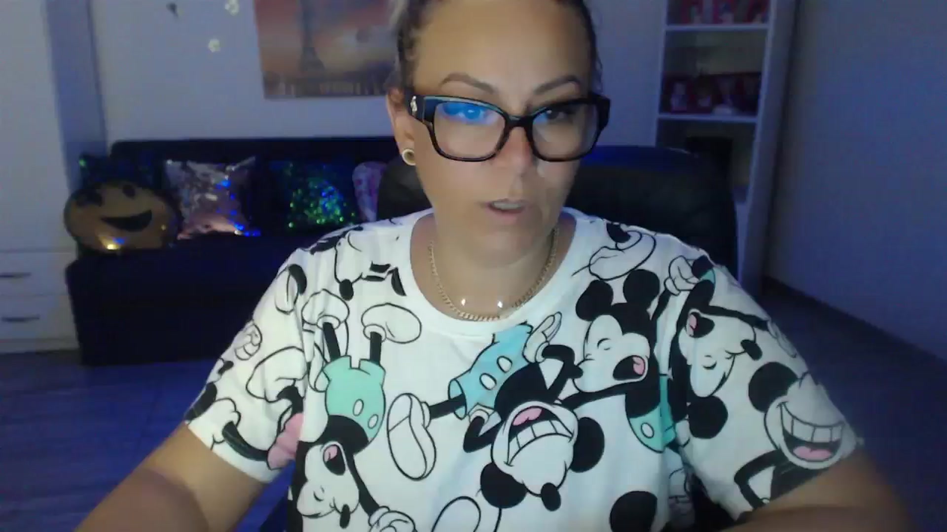 Gallery image thumbnail from A_baby_Boo's myfreecams stream on, 08/07/2023, 20:59 image 15 of 20