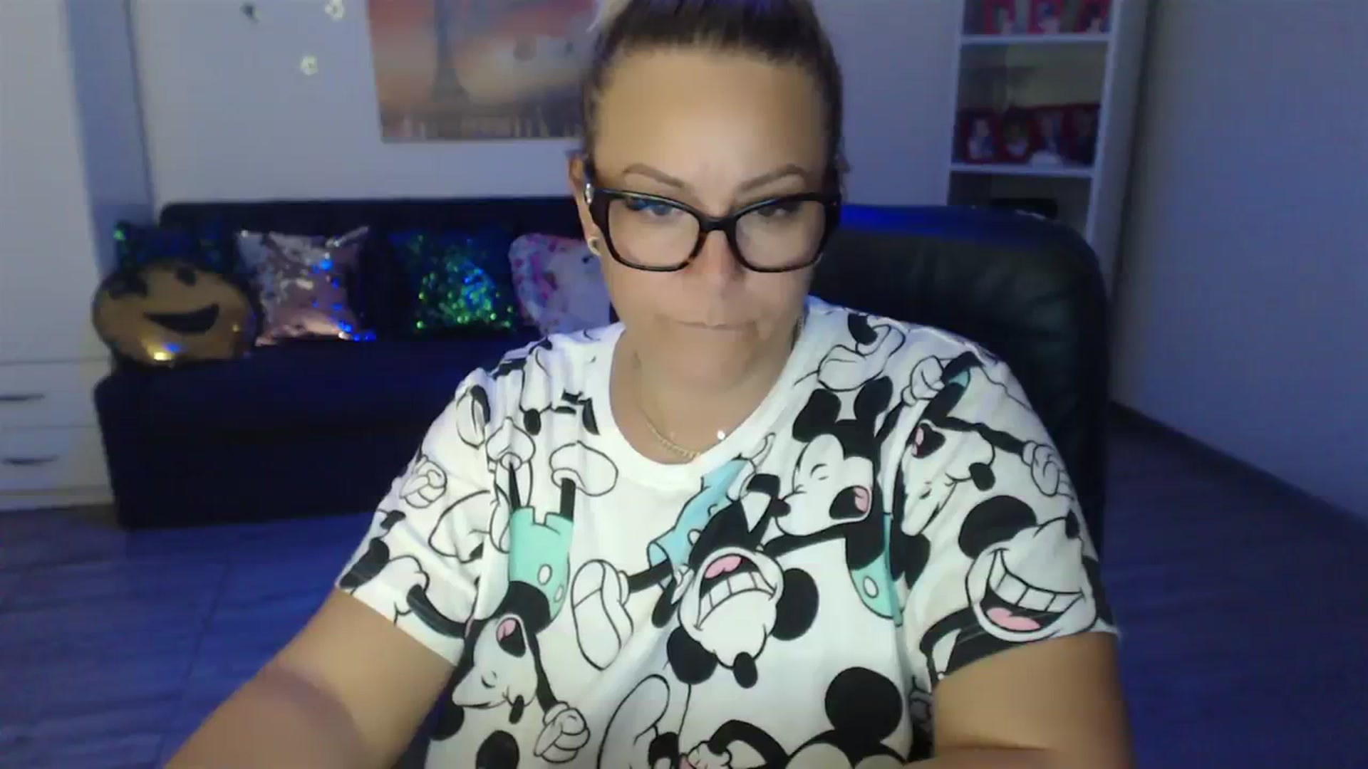 Gallery image thumbnail from A_baby_Boo's myfreecams stream on, 08/07/2023, 20:59 image 3 of 20
