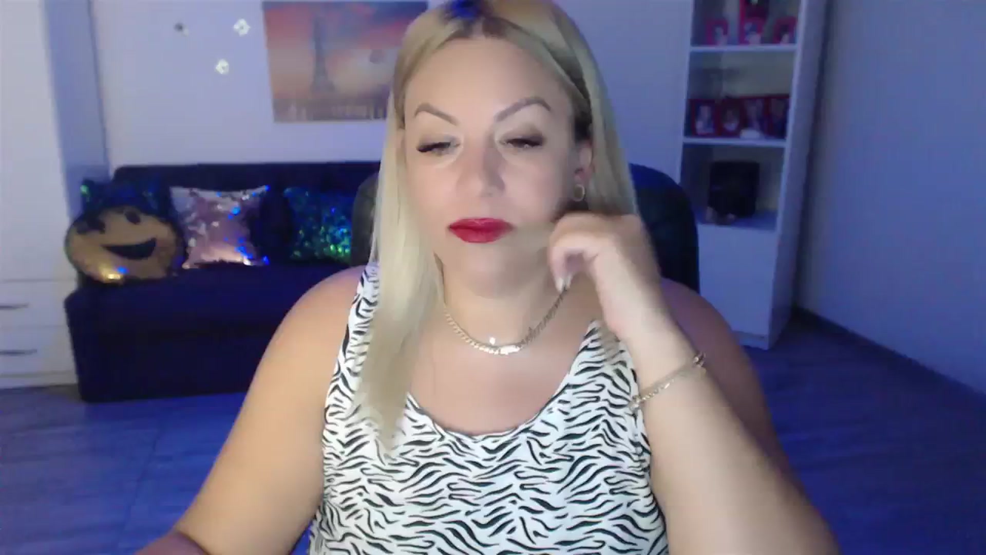 Gallery image thumbnail from A_baby_Boo's myfreecams stream on, 08/08/2023, 11:24 image 1 of 20