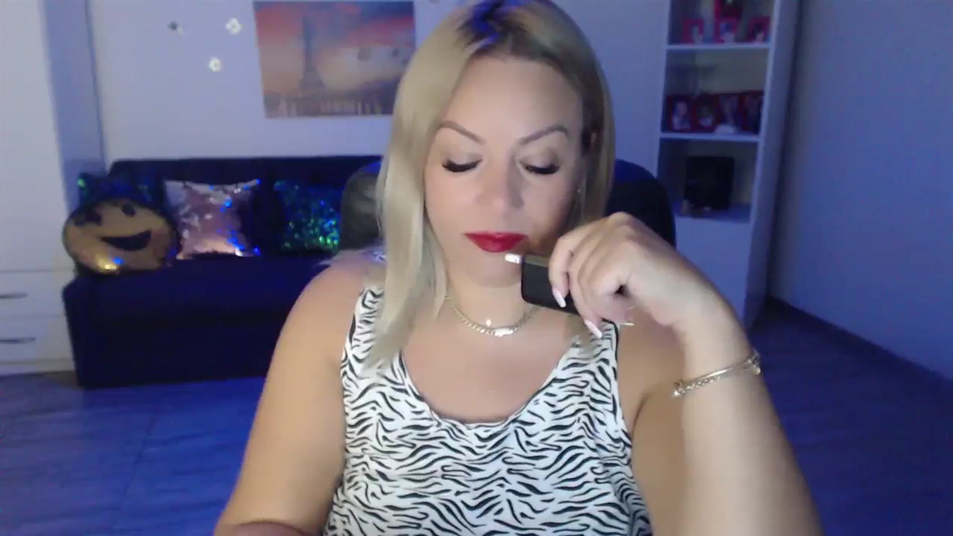 Gallery image thumbnail from A_baby_Boo's myfreecams stream on, 08/08/2023, 11:24 image 10 of 20