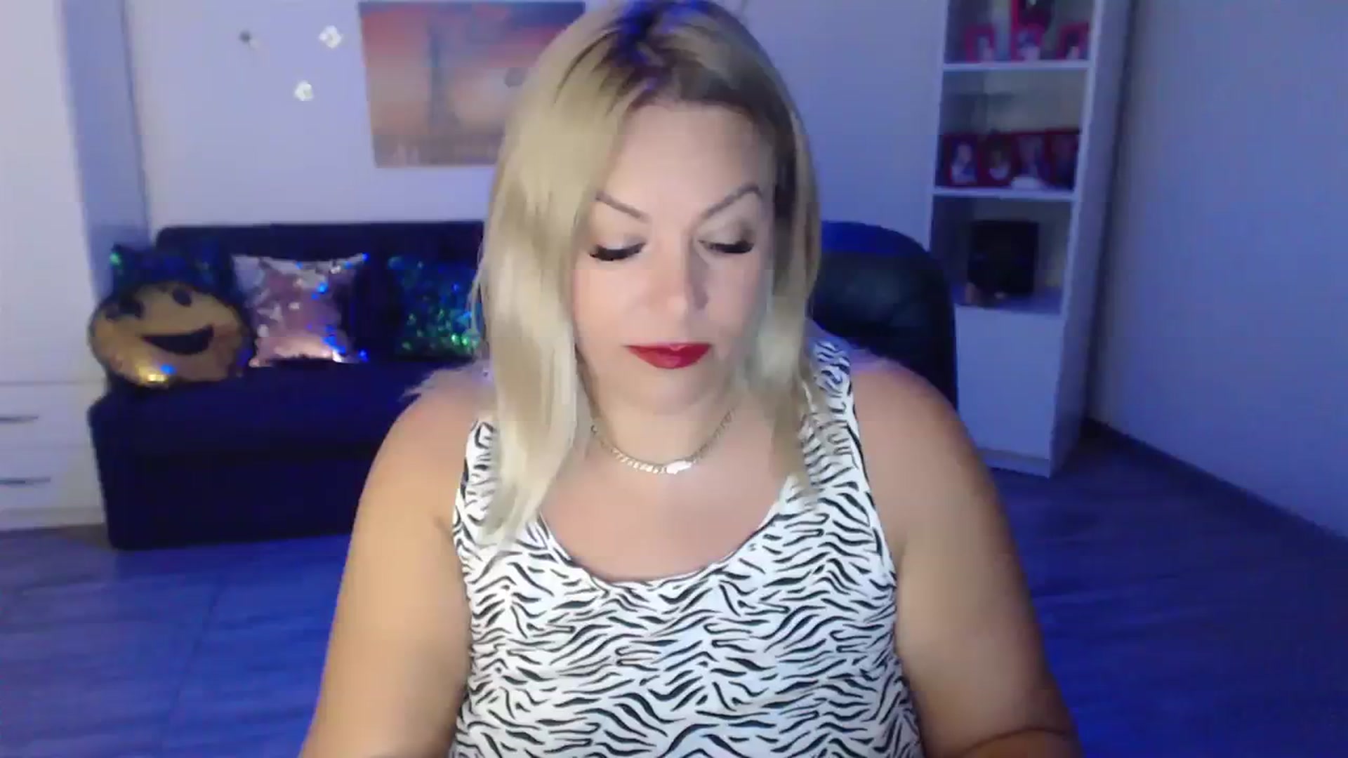 Gallery image thumbnail from A_baby_Boo's myfreecams stream on, 08/08/2023, 11:24 image 13 of 20