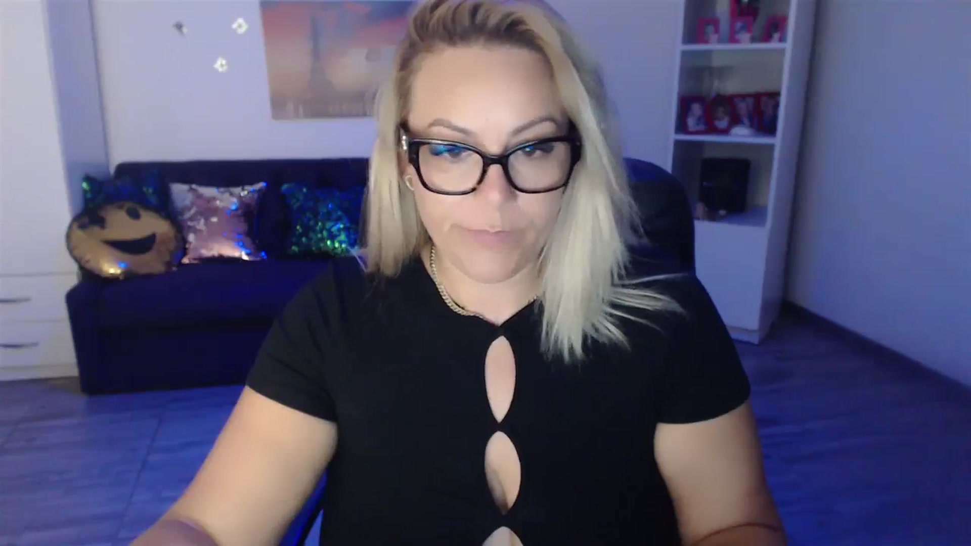 Gallery image thumbnail from A_baby_Boo's myfreecams stream on, 08/08/2023, 14:24 image 2 of 20