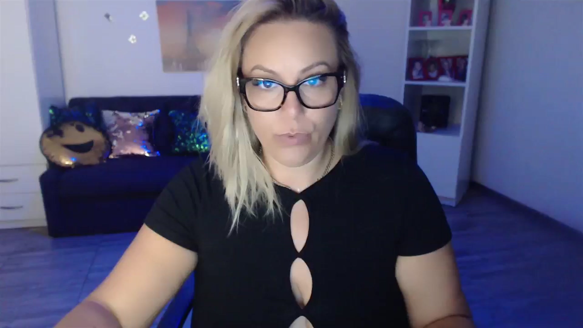 Gallery image thumbnail from A_baby_Boo's myfreecams stream on, 08/08/2023, 14:24 image 3 of 20
