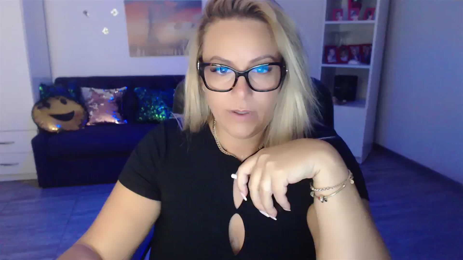 Gallery image thumbnail from A_baby_Boo's myfreecams stream on, 08/08/2023, 14:24 image 1 of 20