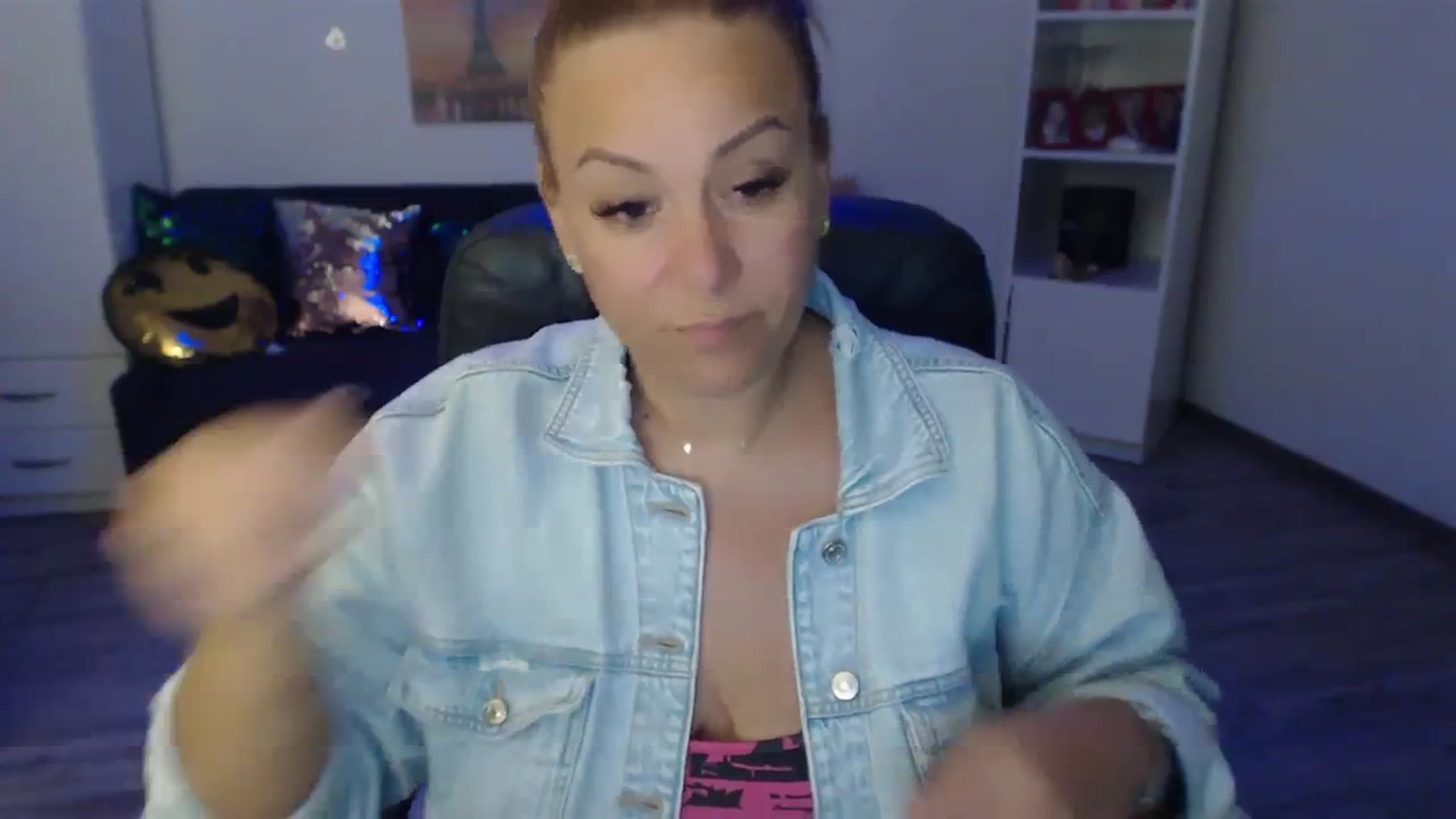 Gallery image thumbnail from A_baby_Boo's myfreecams stream on, 08/13/2023, 19:40 image 3 of 20