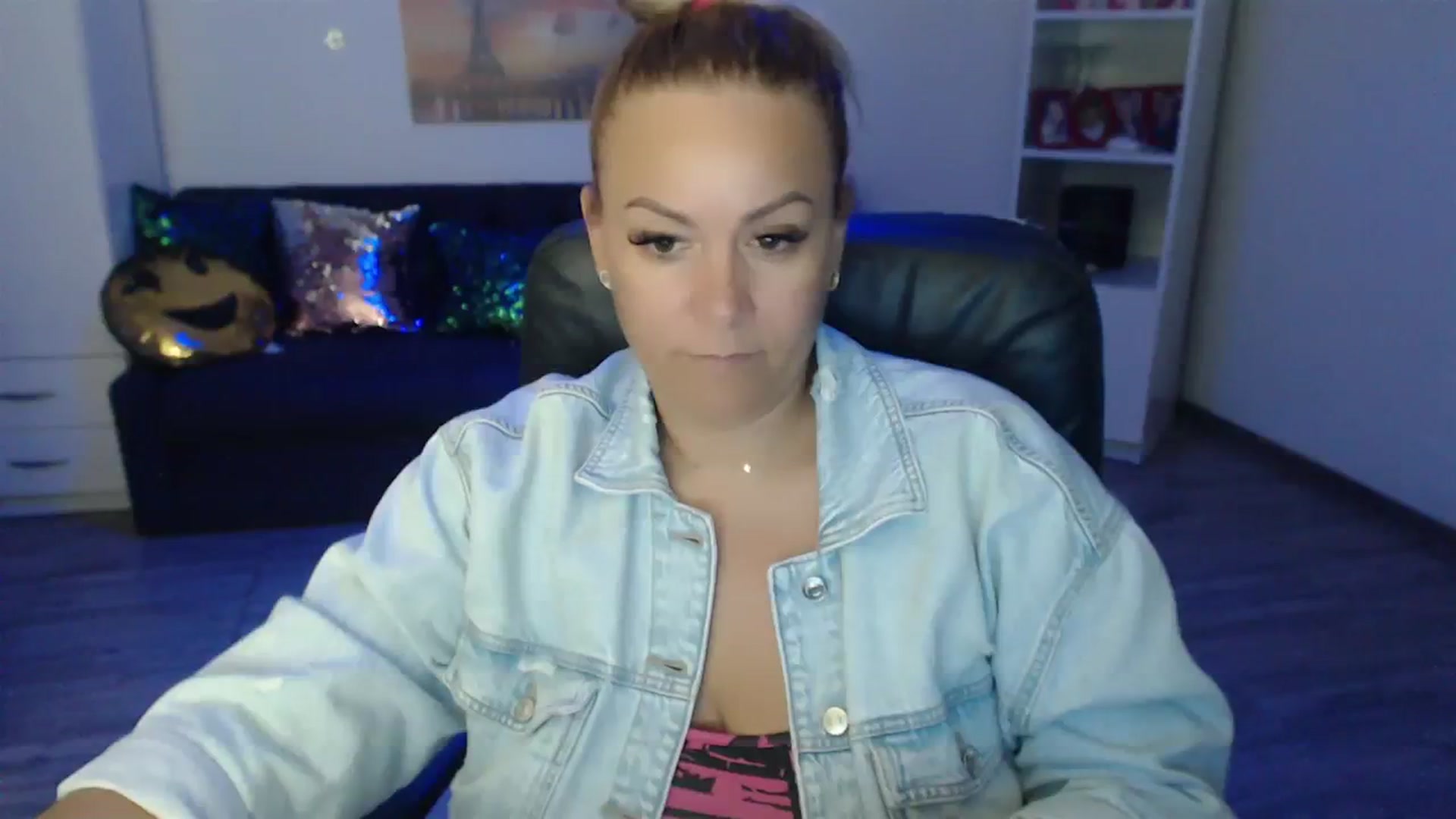 Gallery image thumbnail from A_baby_Boo's myfreecams stream on, 08/13/2023, 19:40 image 20 of 20
