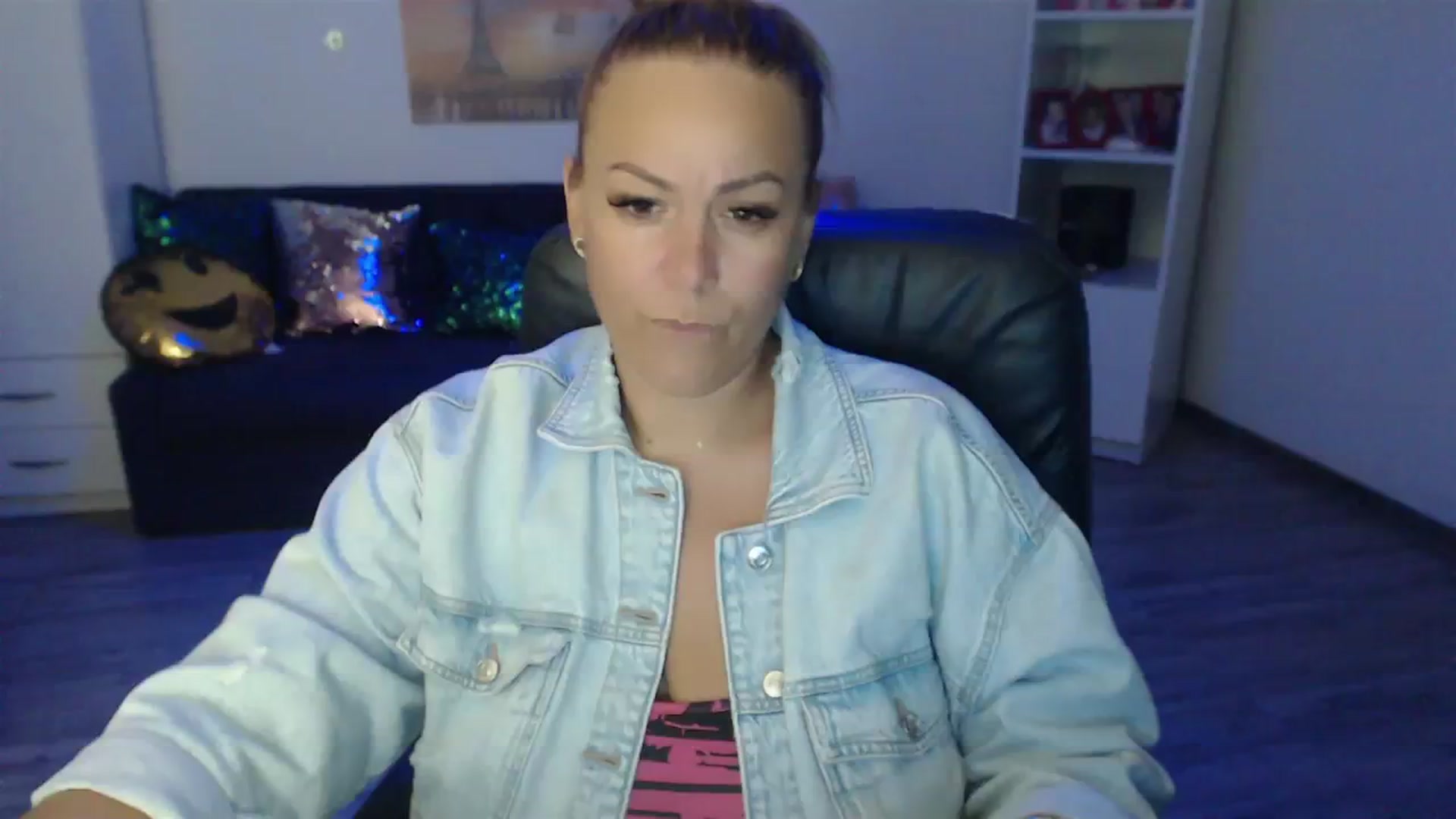 Gallery image thumbnail from A_baby_Boo's myfreecams stream on, 08/13/2023, 19:40 image 8 of 20