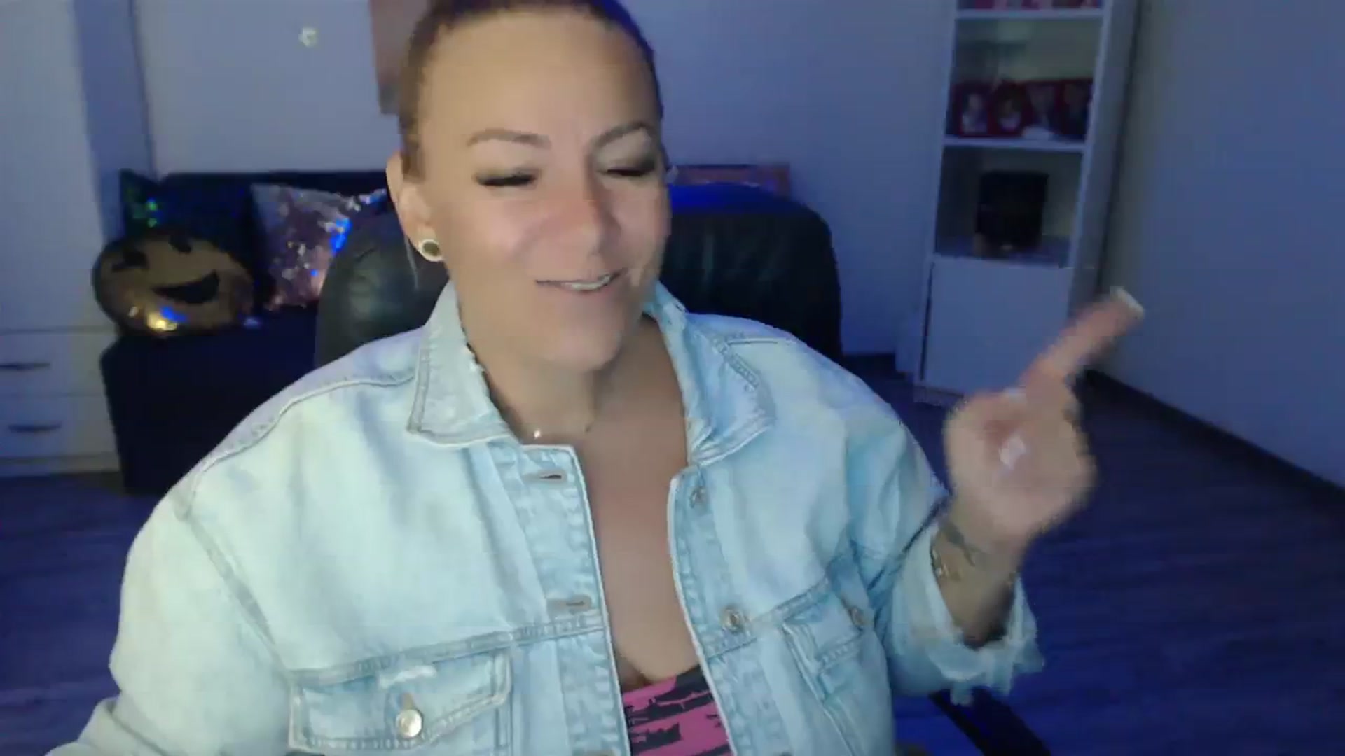 Gallery image thumbnail from A_baby_Boo's myfreecams stream on, 08/13/2023, 19:40 image 5 of 20