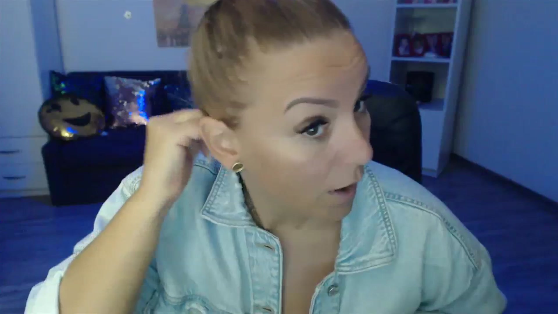 Gallery image thumbnail from A_baby_Boo's myfreecams stream on, 08/13/2023, 19:40 image 4 of 20
