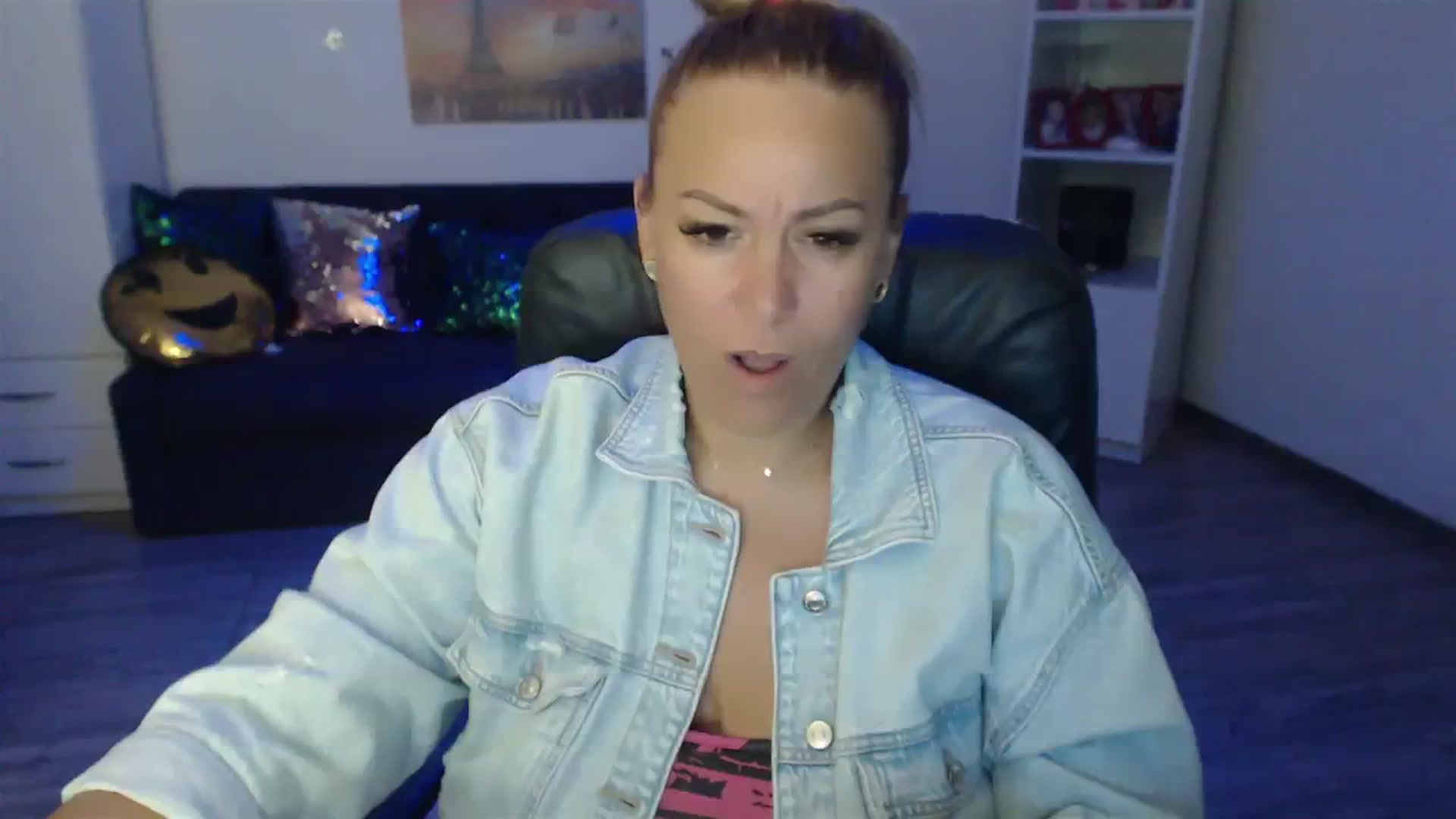Gallery image thumbnail from A_baby_Boo's myfreecams stream on, 08/13/2023, 19:40 image 13 of 20