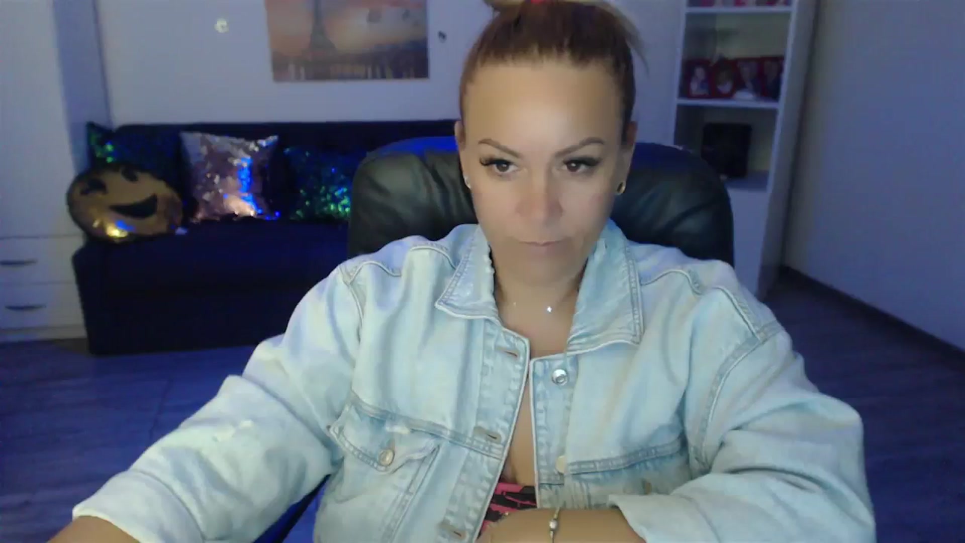 Gallery image thumbnail from A_baby_Boo's myfreecams stream on, 08/13/2023, 19:40 image 19 of 20