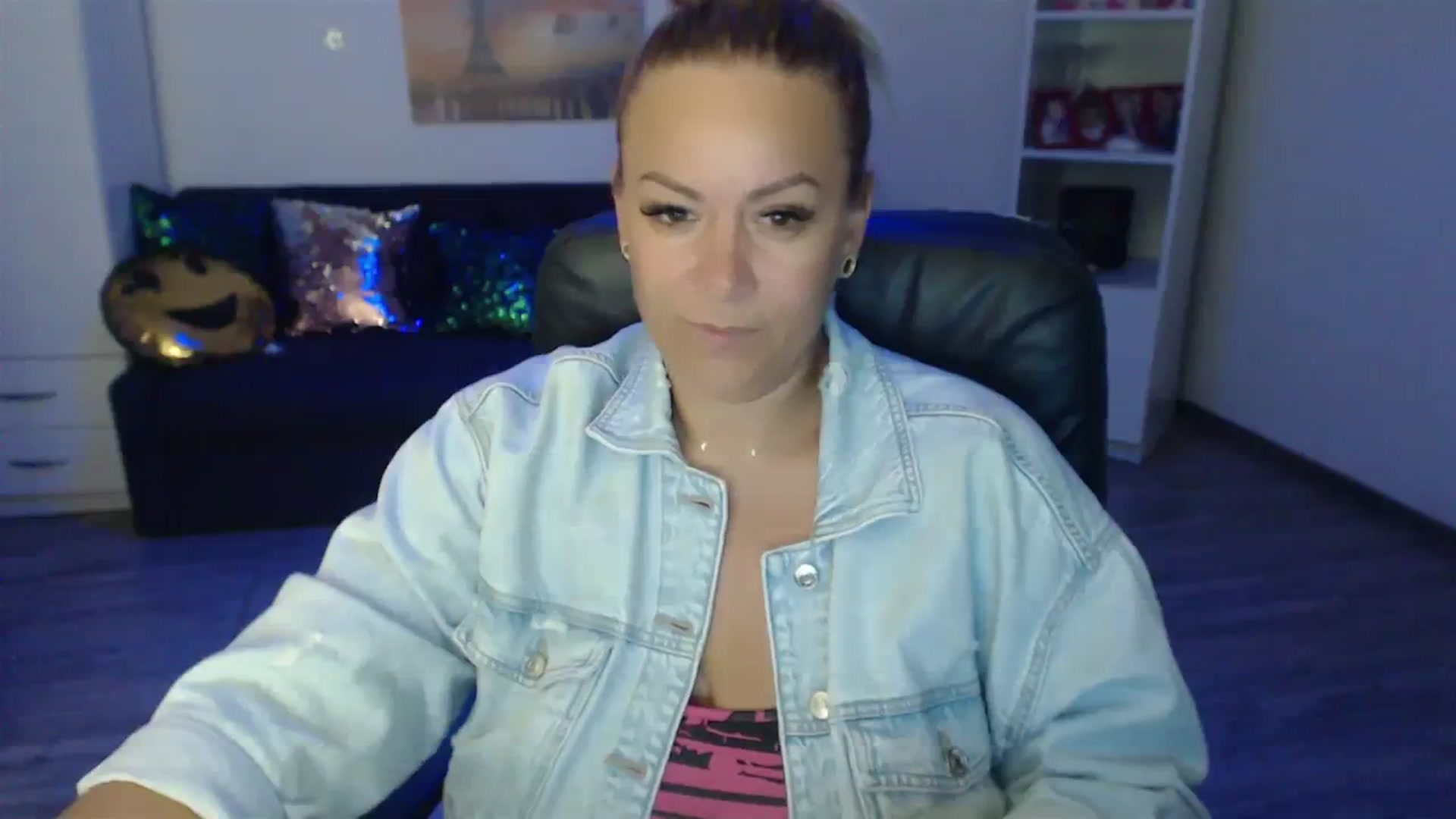Gallery image thumbnail from A_baby_Boo's myfreecams stream on, 08/13/2023, 19:40 image 7 of 20