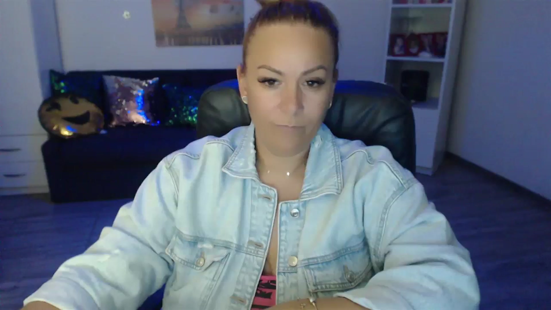 Gallery image thumbnail from A_baby_Boo's myfreecams stream on, 08/13/2023, 19:40 image 15 of 20