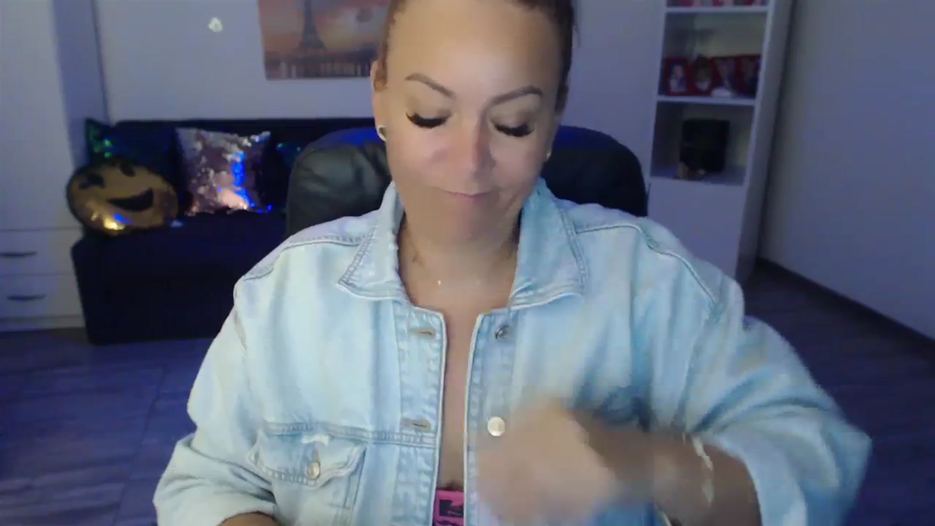 Gallery image thumbnail from A_baby_Boo's myfreecams stream on, 08/13/2023, 19:40 image 2 of 20