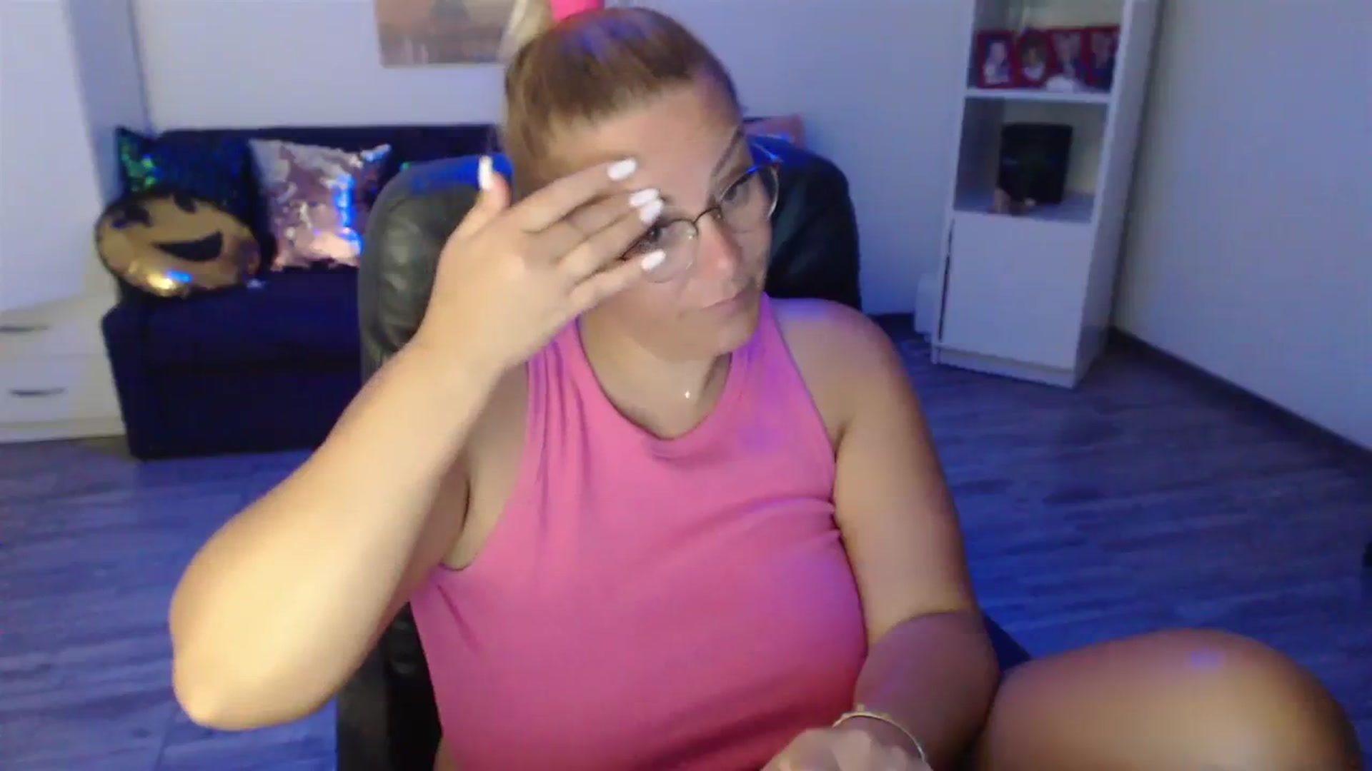 Gallery image thumbnail from A_baby_Boo's myfreecams stream on, 08/16/2023, 23:54 image 5 of 20