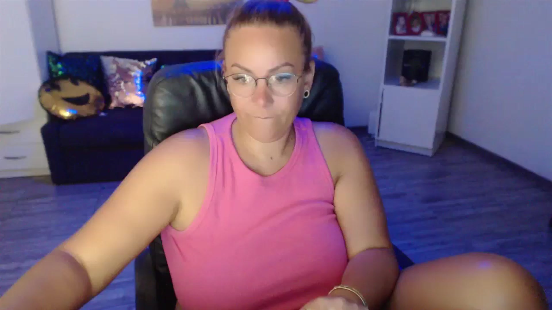 Gallery image thumbnail from A_baby_Boo's myfreecams stream on, 08/16/2023, 23:54 image 1 of 20