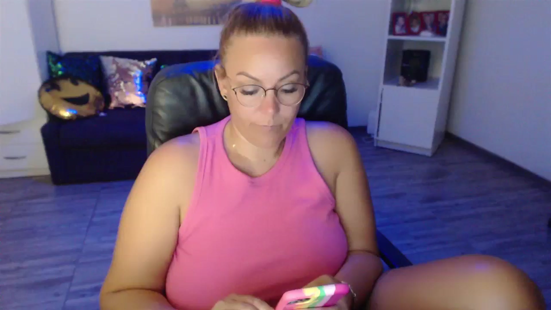 Gallery image thumbnail from A_baby_Boo's myfreecams stream on, 08/16/2023, 23:54 image 9 of 20