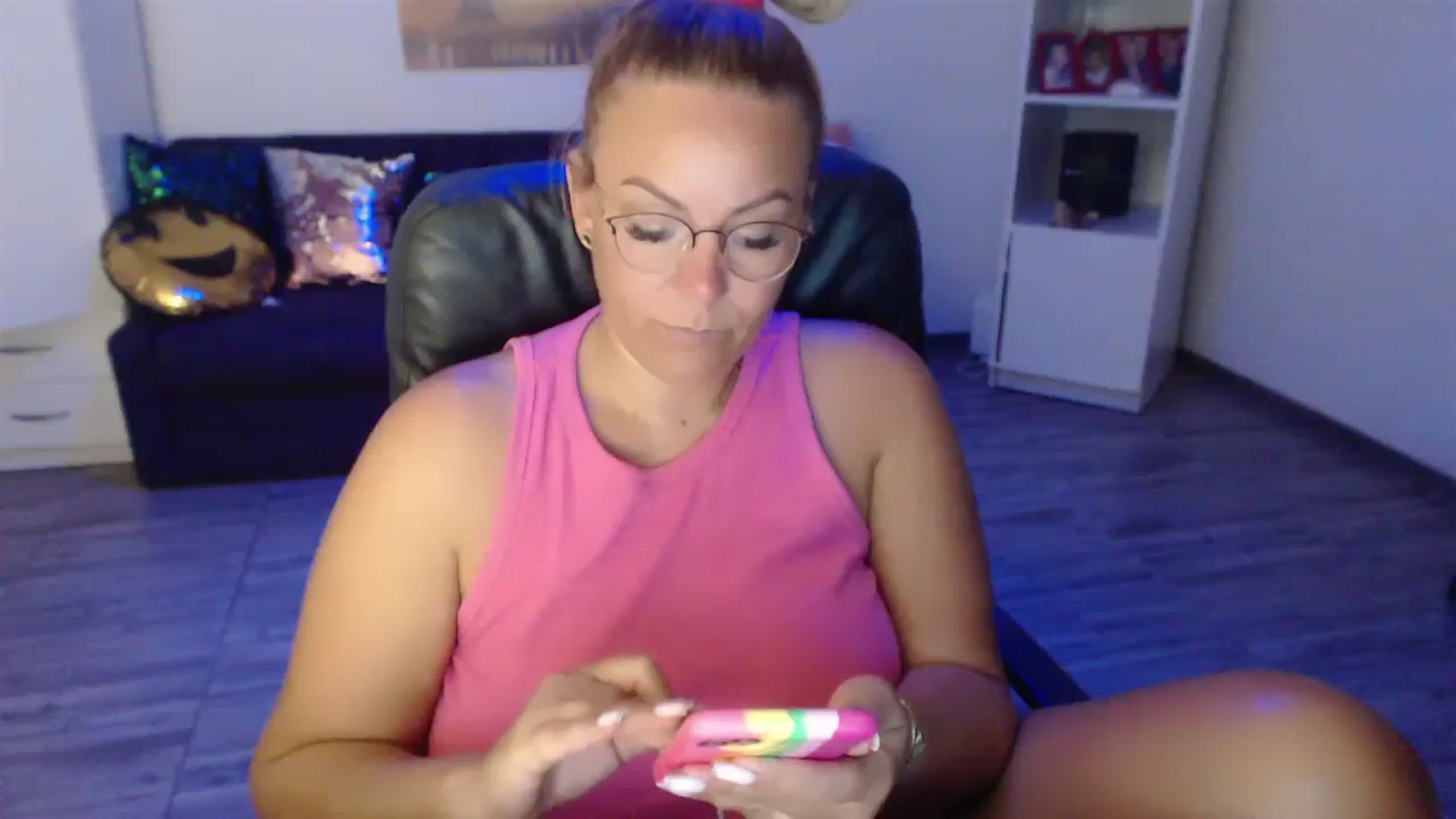 Gallery image thumbnail from A_baby_Boo's myfreecams stream on, 08/16/2023, 23:54 image 8 of 20
