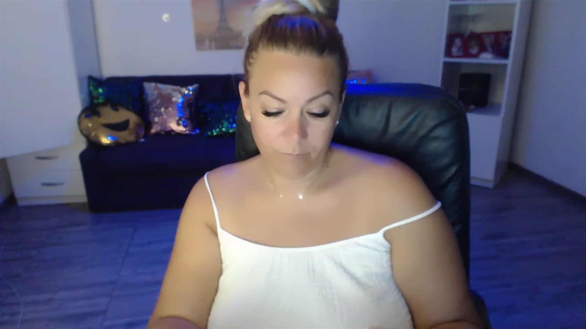 Gallery image thumbnail from A_baby_Boo's myfreecams stream on, 08/22/2023, 14:25 image 20 of 20