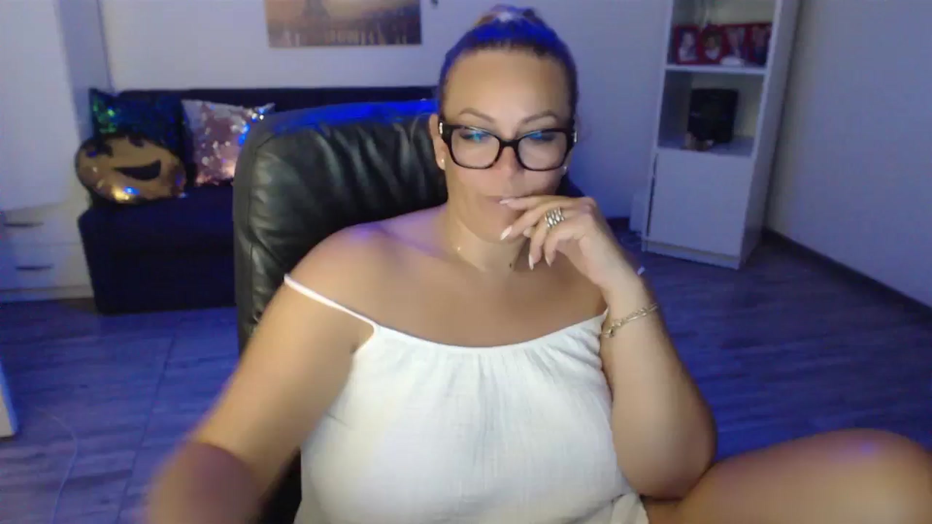 Gallery image thumbnail from A_baby_Boo's myfreecams stream on, 08/23/2023, 24:01 image 20 of 20
