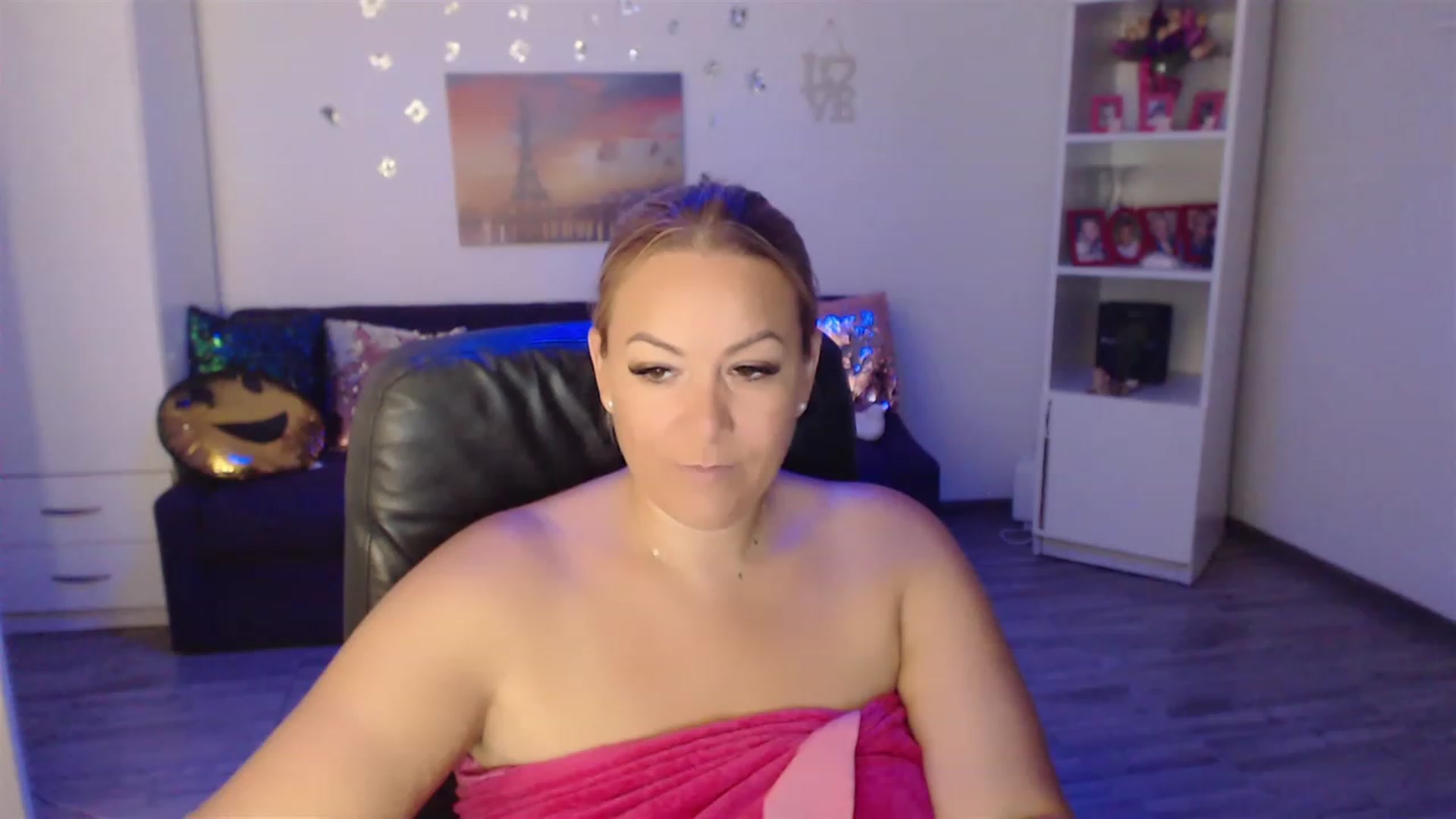 Gallery image thumbnail from A_baby_Boo's myfreecams stream on, 08/24/2023, 11:43 image 1 of 20