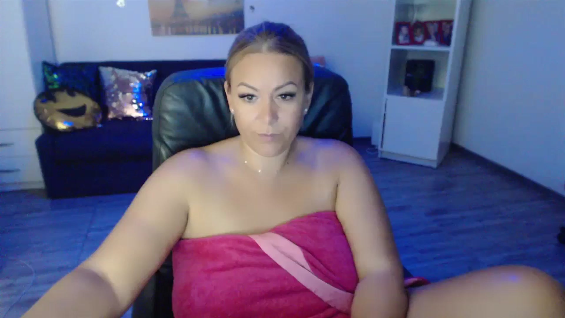 Gallery image thumbnail from A_baby_Boo's myfreecams stream on, 08/24/2023, 14:10 image 14 of 20