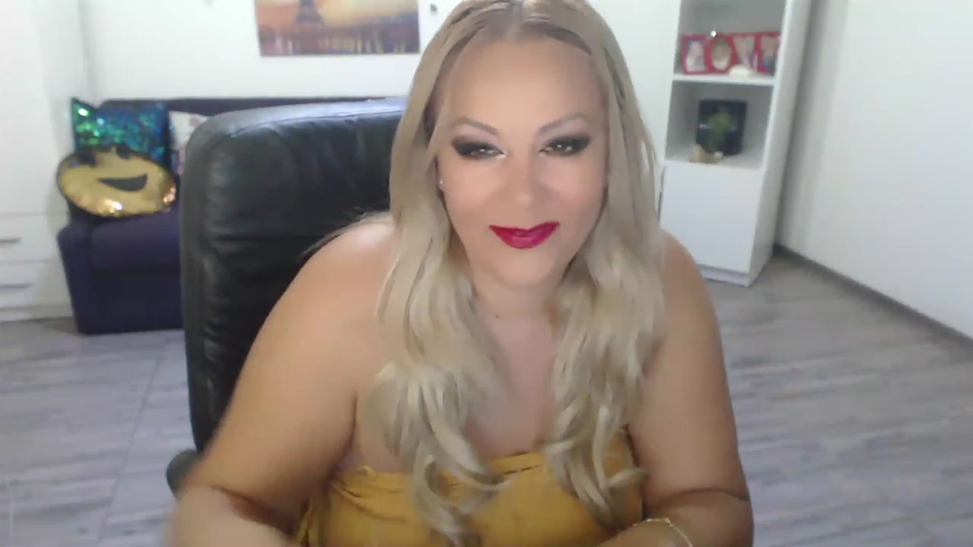 Gallery image thumbnail from A_baby_Boo's myfreecams stream on, 08/25/2023, 18:45 image 2 of 20