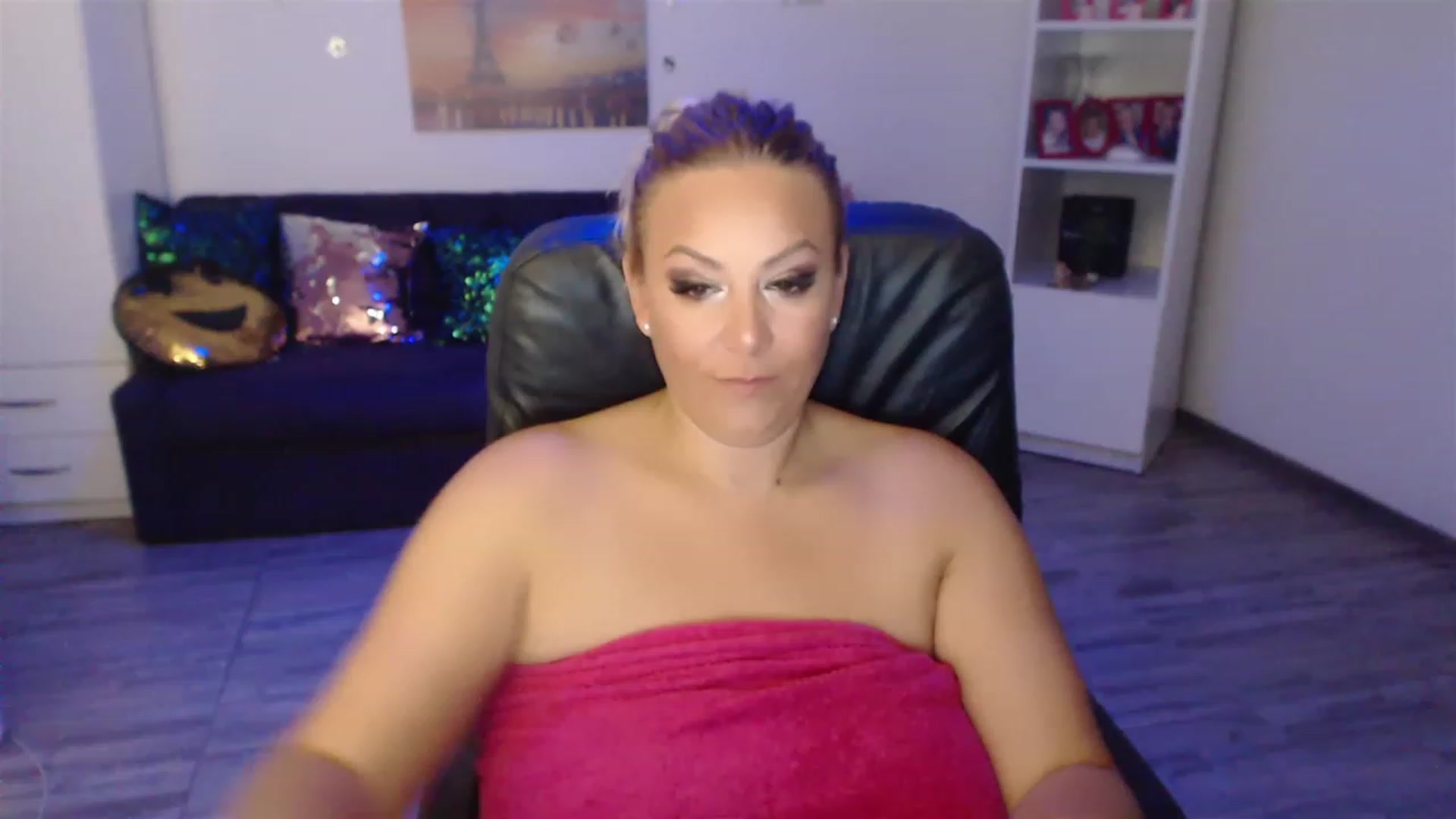 Gallery image thumbnail from A_baby_Boo's myfreecams stream on, 08/26/2023, 12:44 image 16 of 20